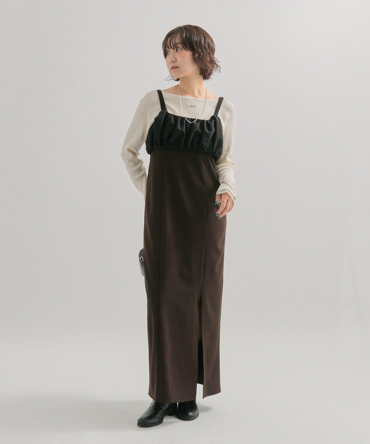 褶皺吊帶背心套裝連衣裙