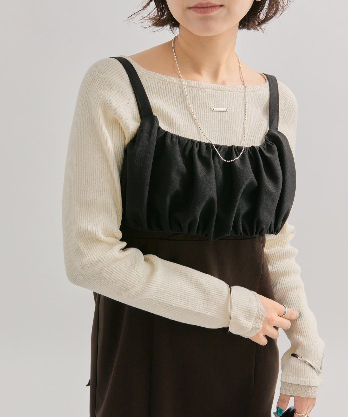 褶皺吊帶背心套裝連衣裙