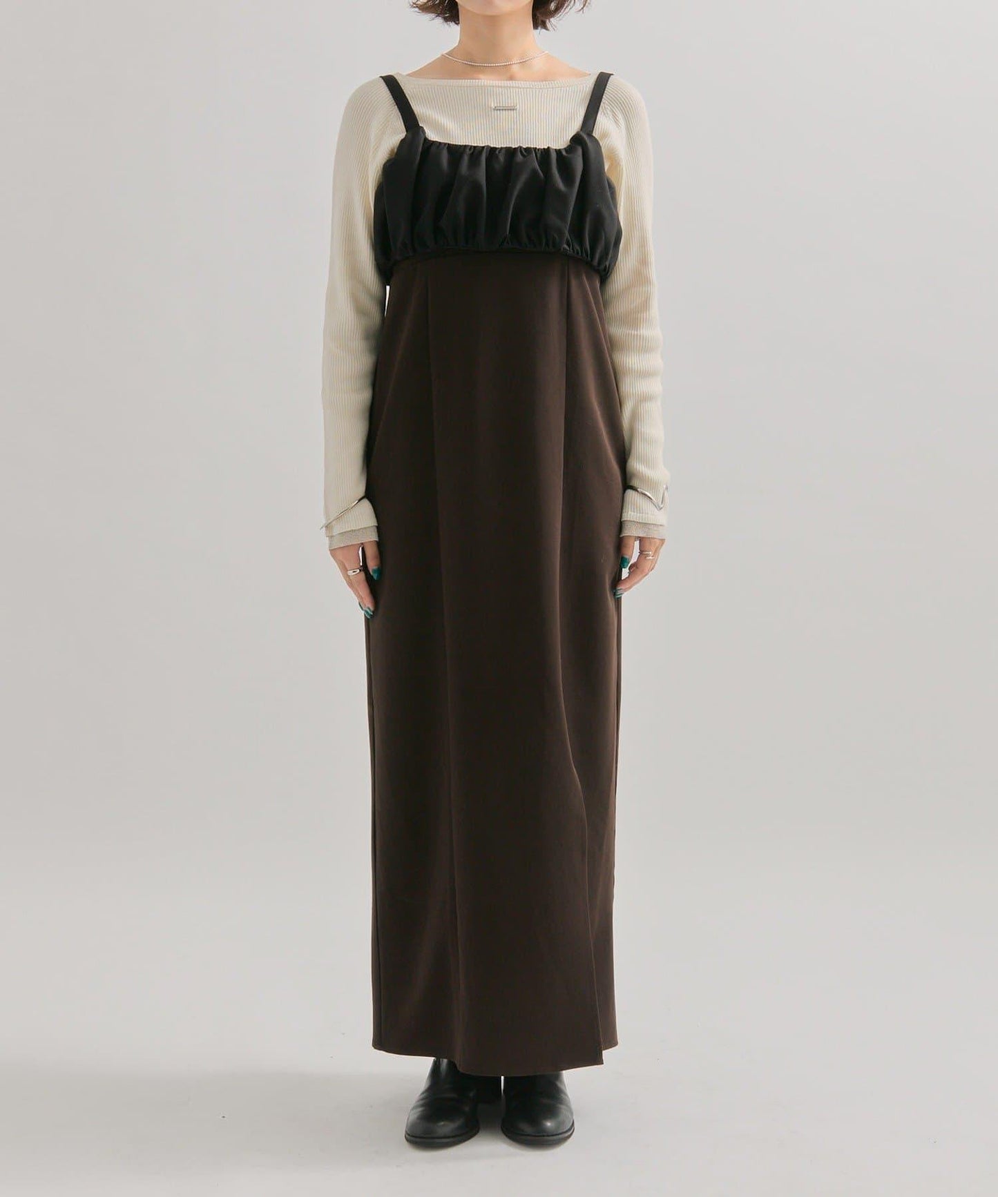 褶皺吊帶背心套裝連衣裙