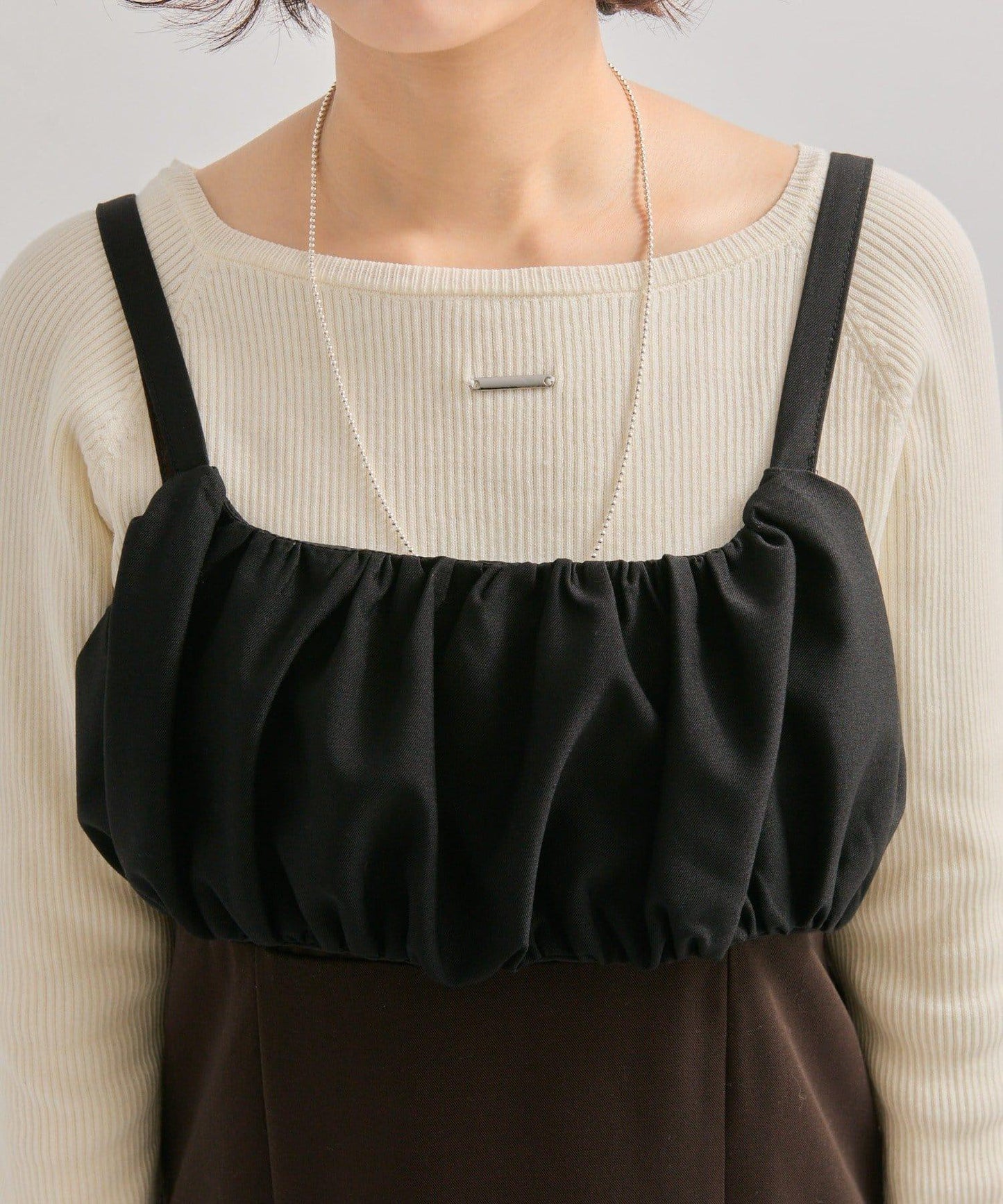 褶皺吊帶背心套裝連衣裙