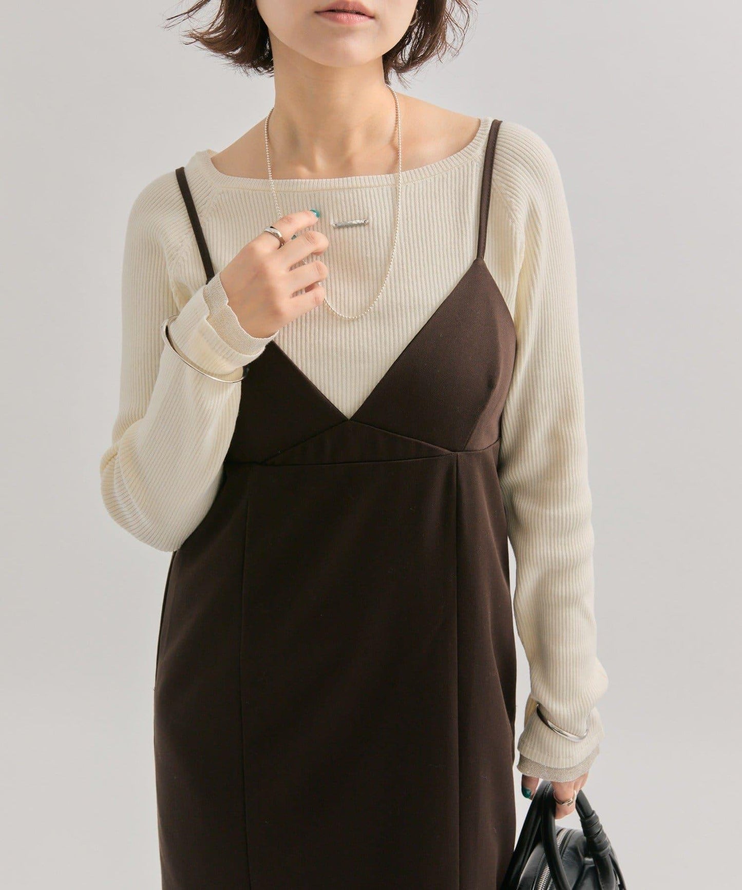 褶皺吊帶背心套裝連衣裙