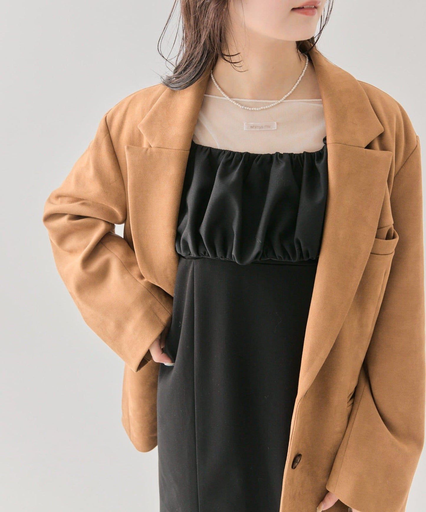 褶皺吊帶背心套裝連衣裙