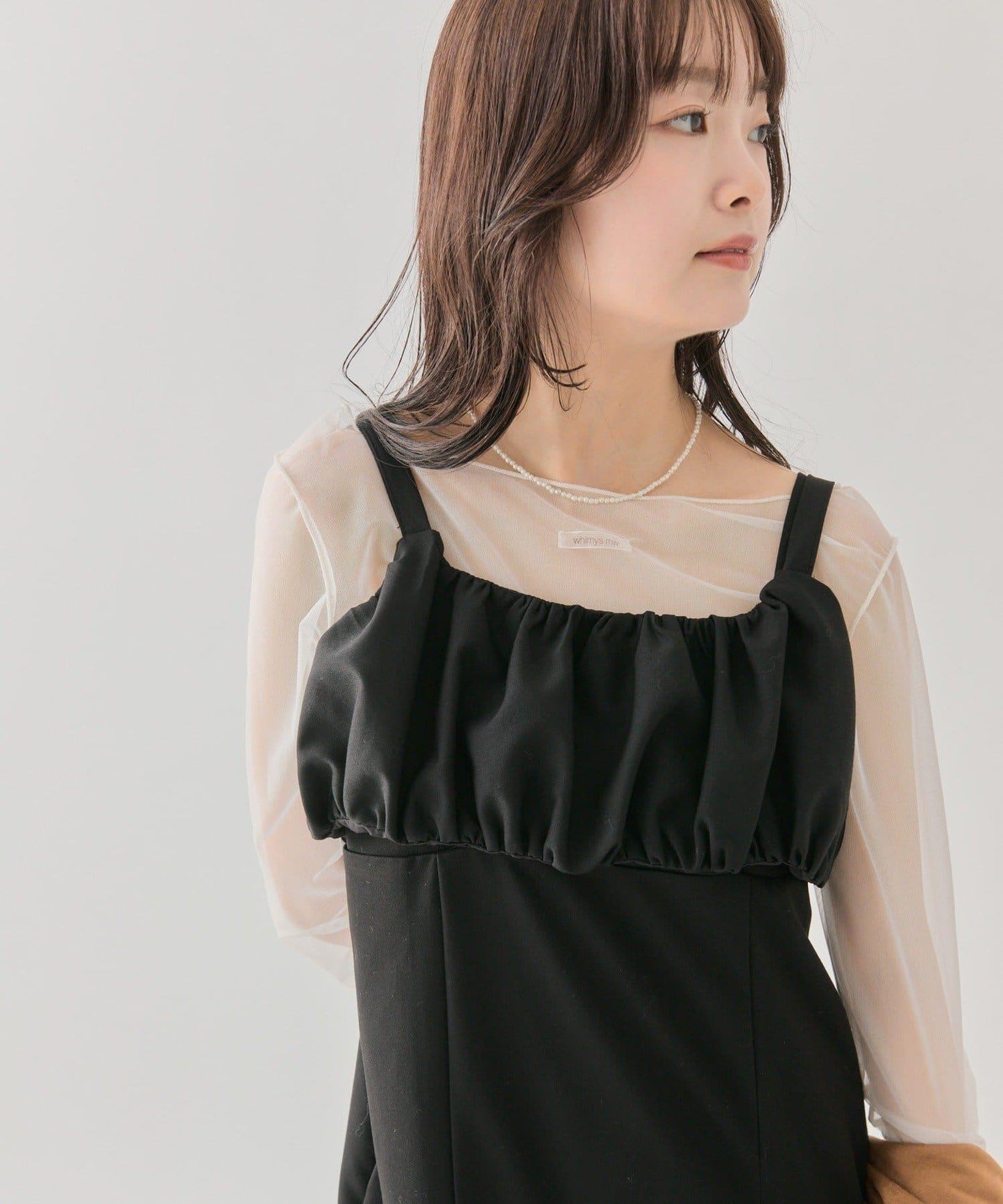 褶皺吊帶背心套裝連衣裙