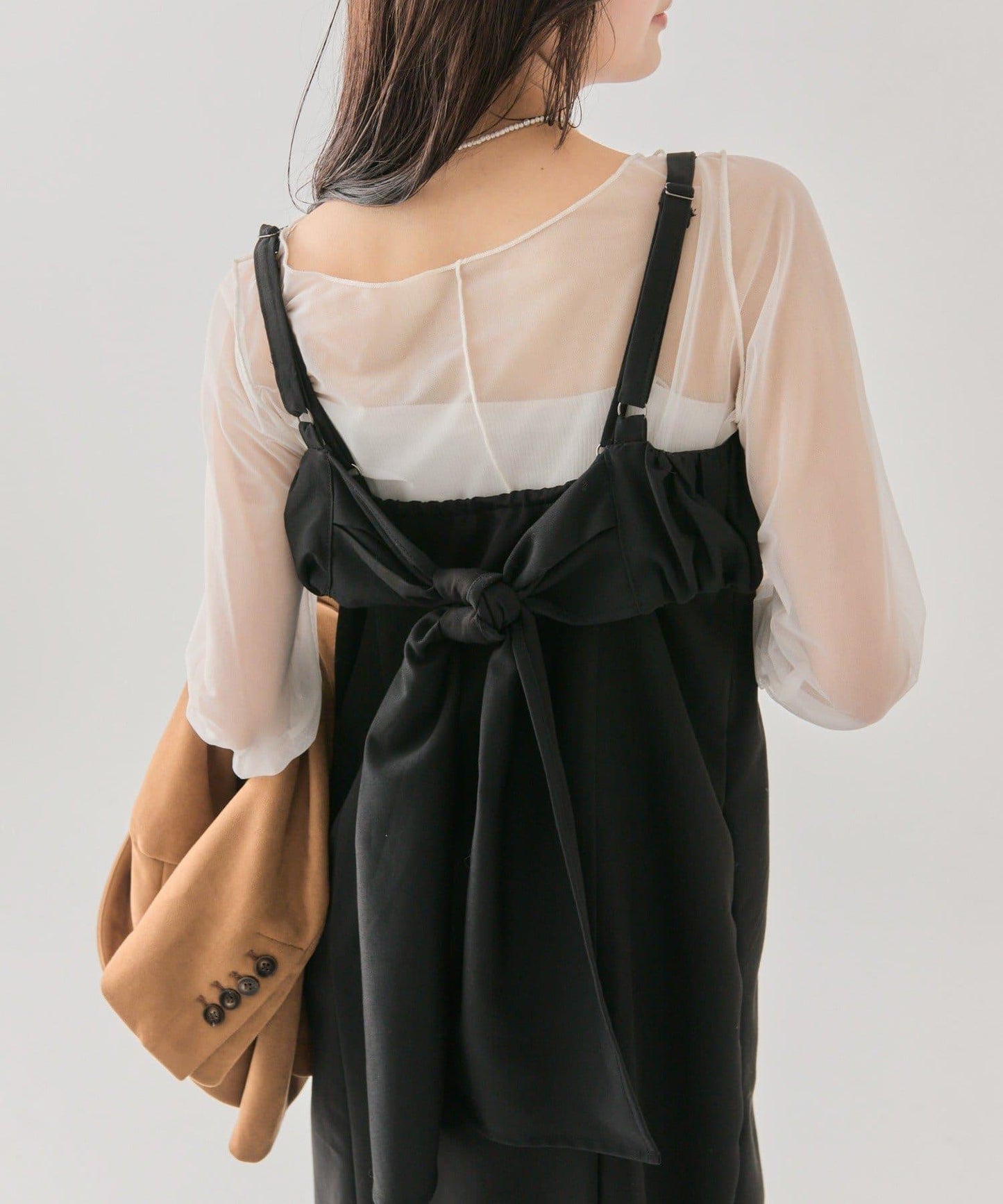 褶皺吊帶背心套裝連衣裙