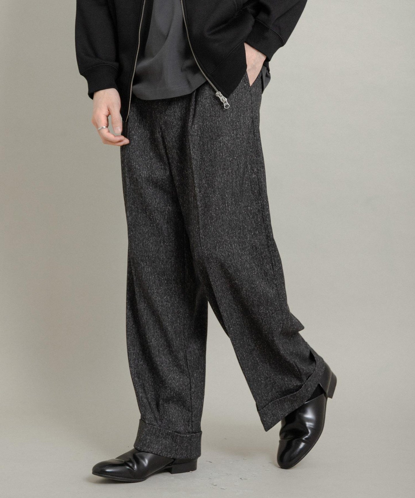 斜紋寬鬆雙褶西裝褲