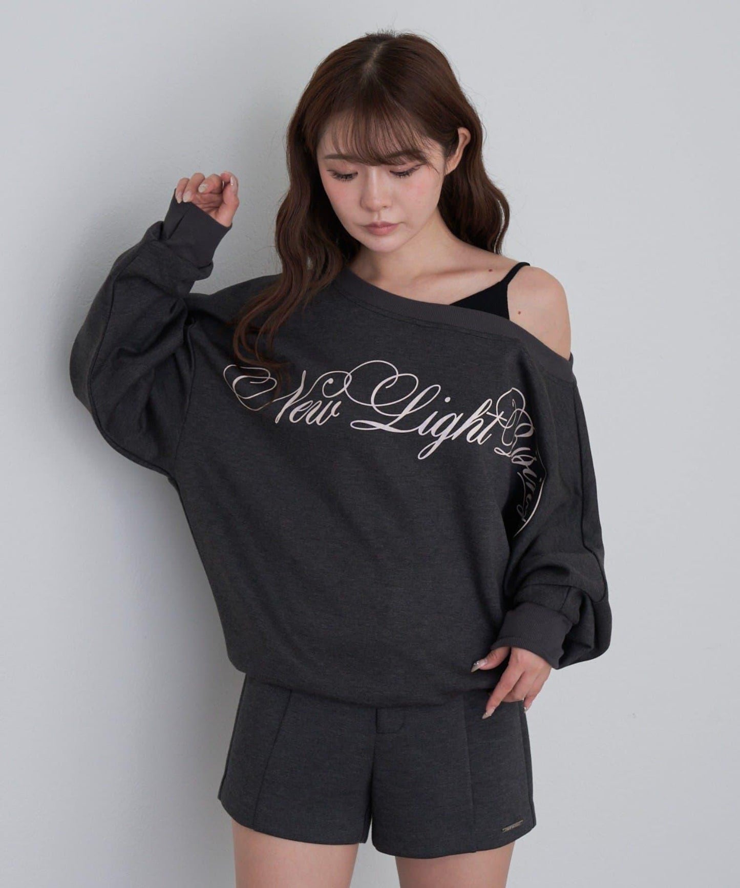 【RAY CASSIN】層疊字母單肩衛衣