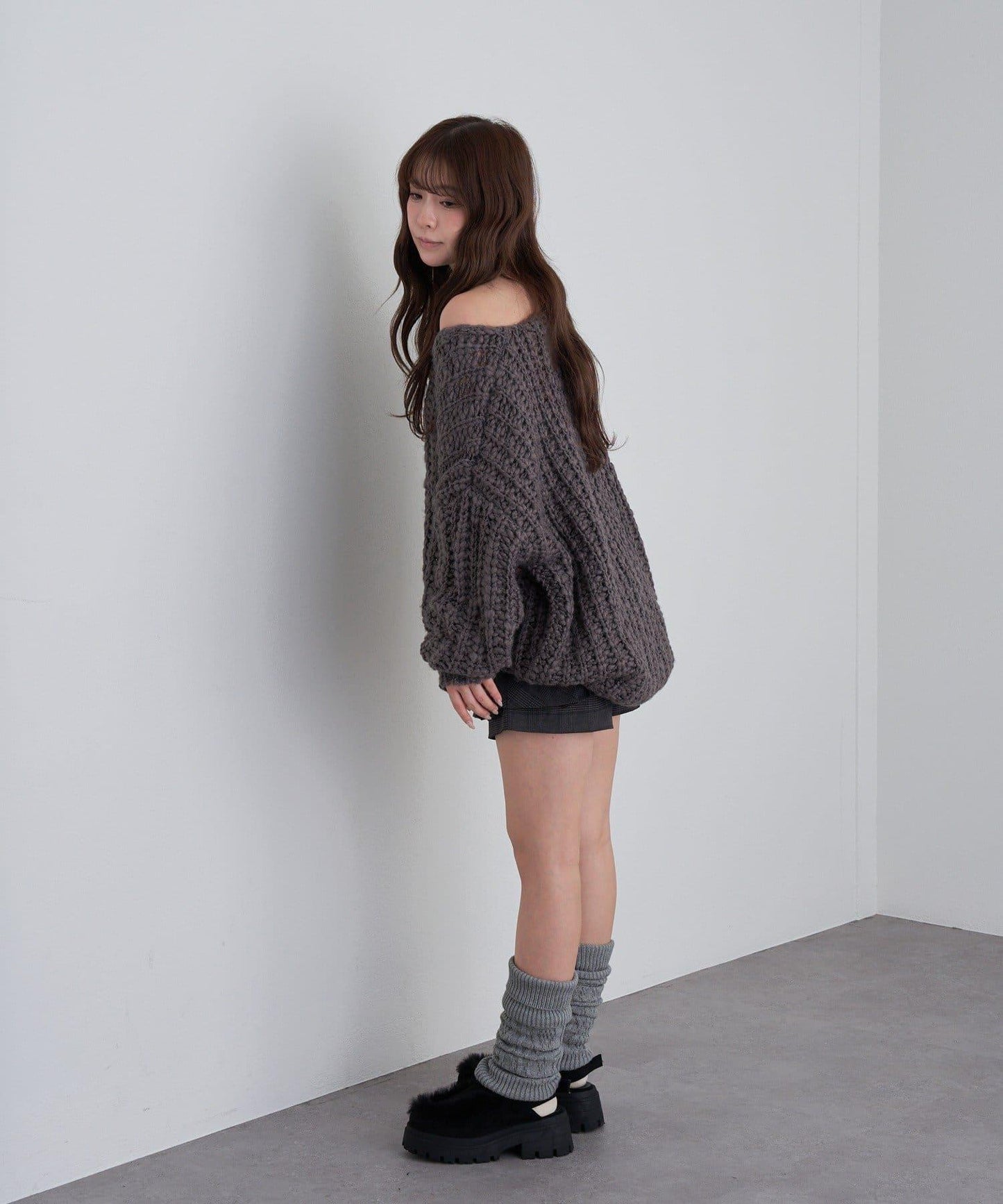 【RAY CASSIN】V領寬鬆針織衫