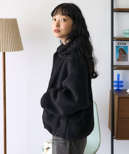 圓領剪裁仿羊羔絨夾克