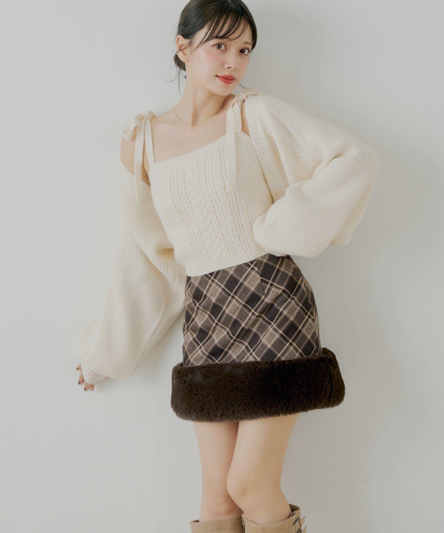 Chico 下襬毛絨 修身迷你半身裙