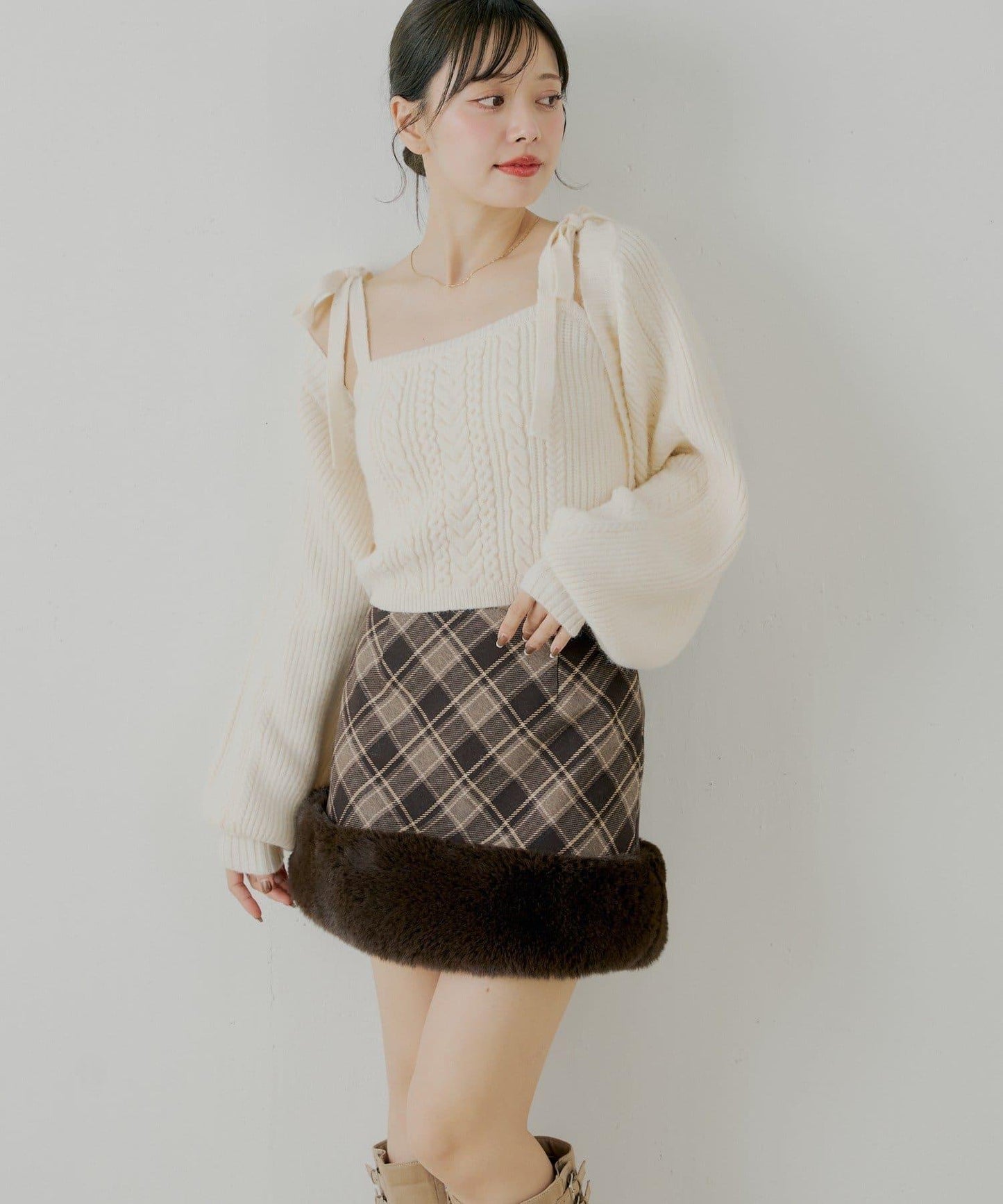 Chico 下襬毛絨 修身迷你半身裙