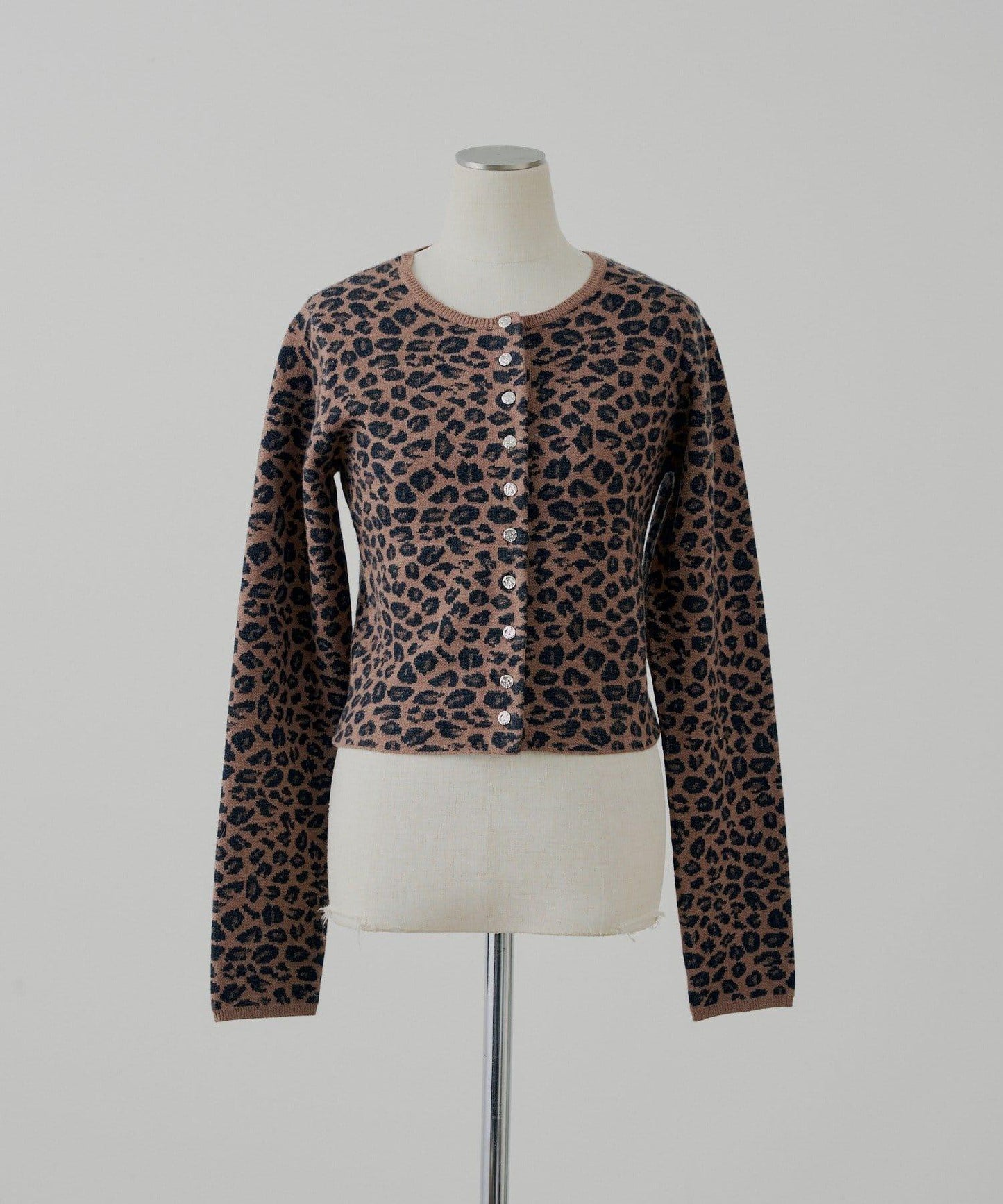 豹紋短款開衫【SALON by Chico】