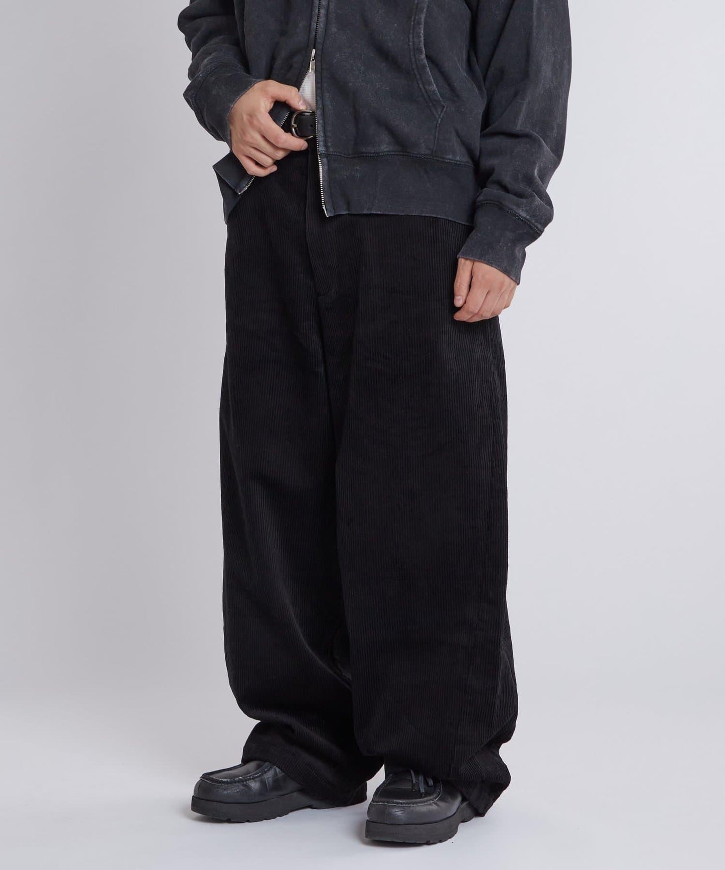 【WHO'S WHO gallery】KOOKYN燈芯絨彎腿褲