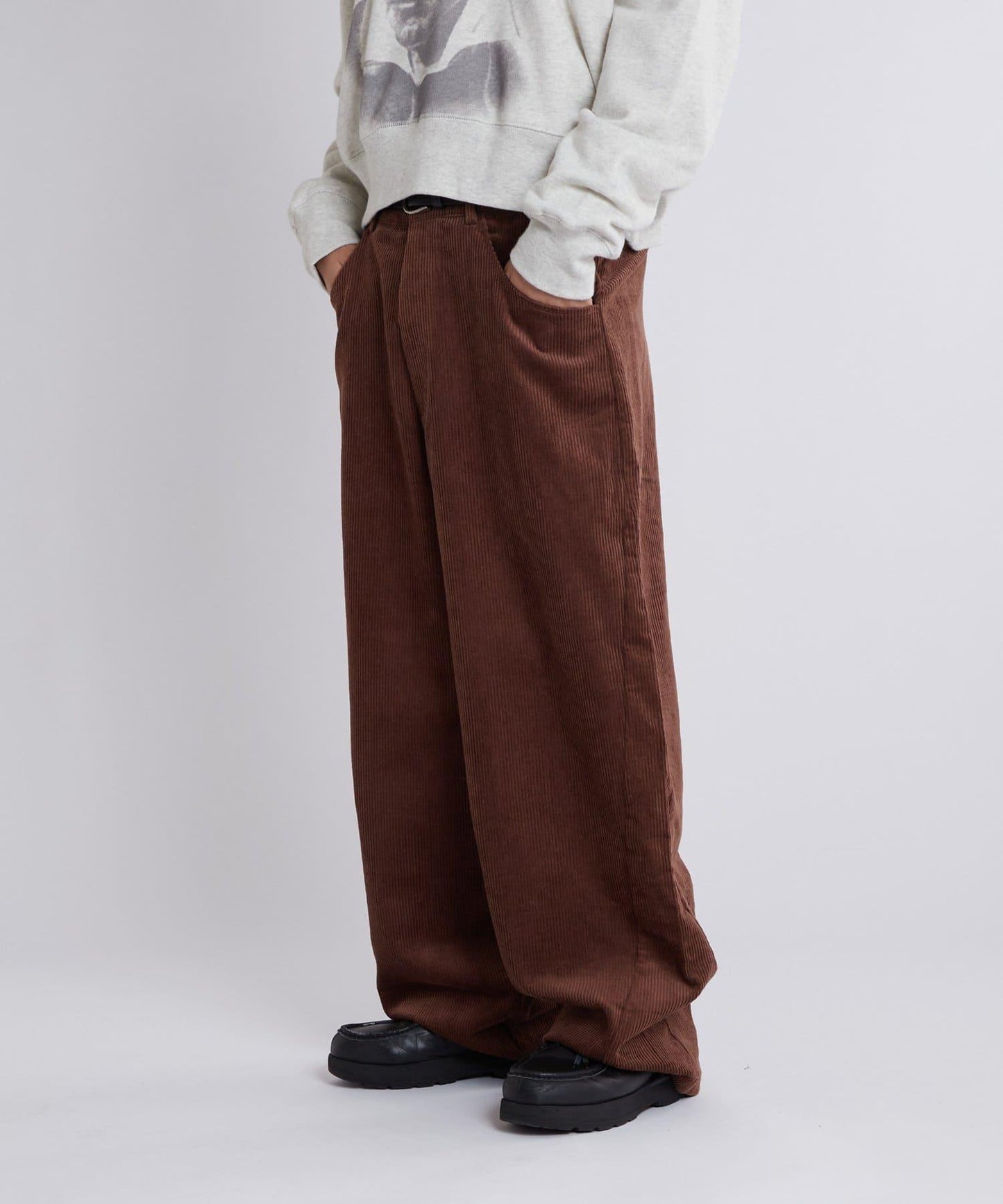 【WHO'S WHO gallery】KOOKYN燈芯絨彎腿褲