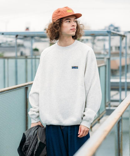 寬鬆版型 單點標誌 插肩袖 抽繩衛衣