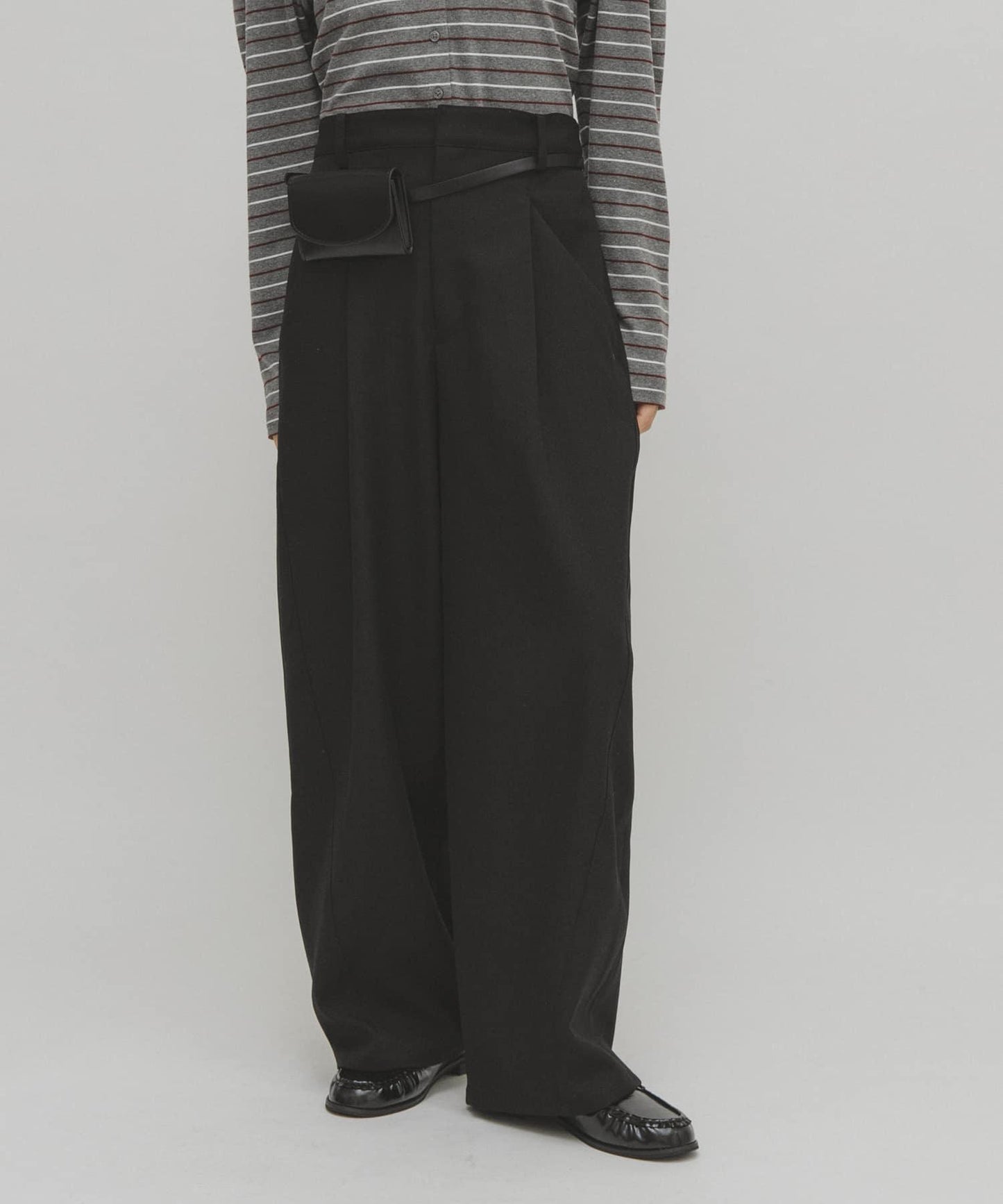 桶型褶皺西裝褲