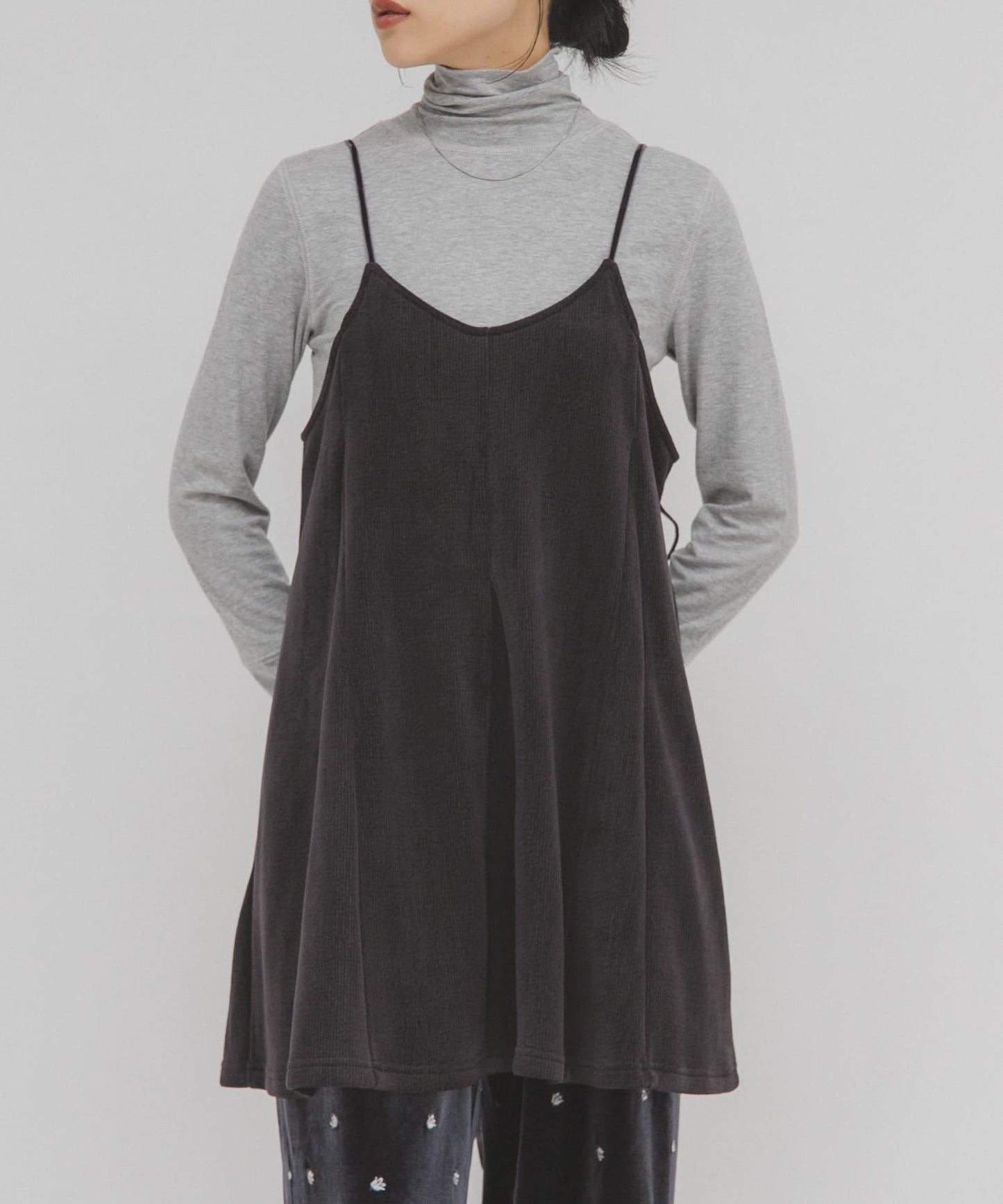 針織羅紋迷你吊帶連衣裙