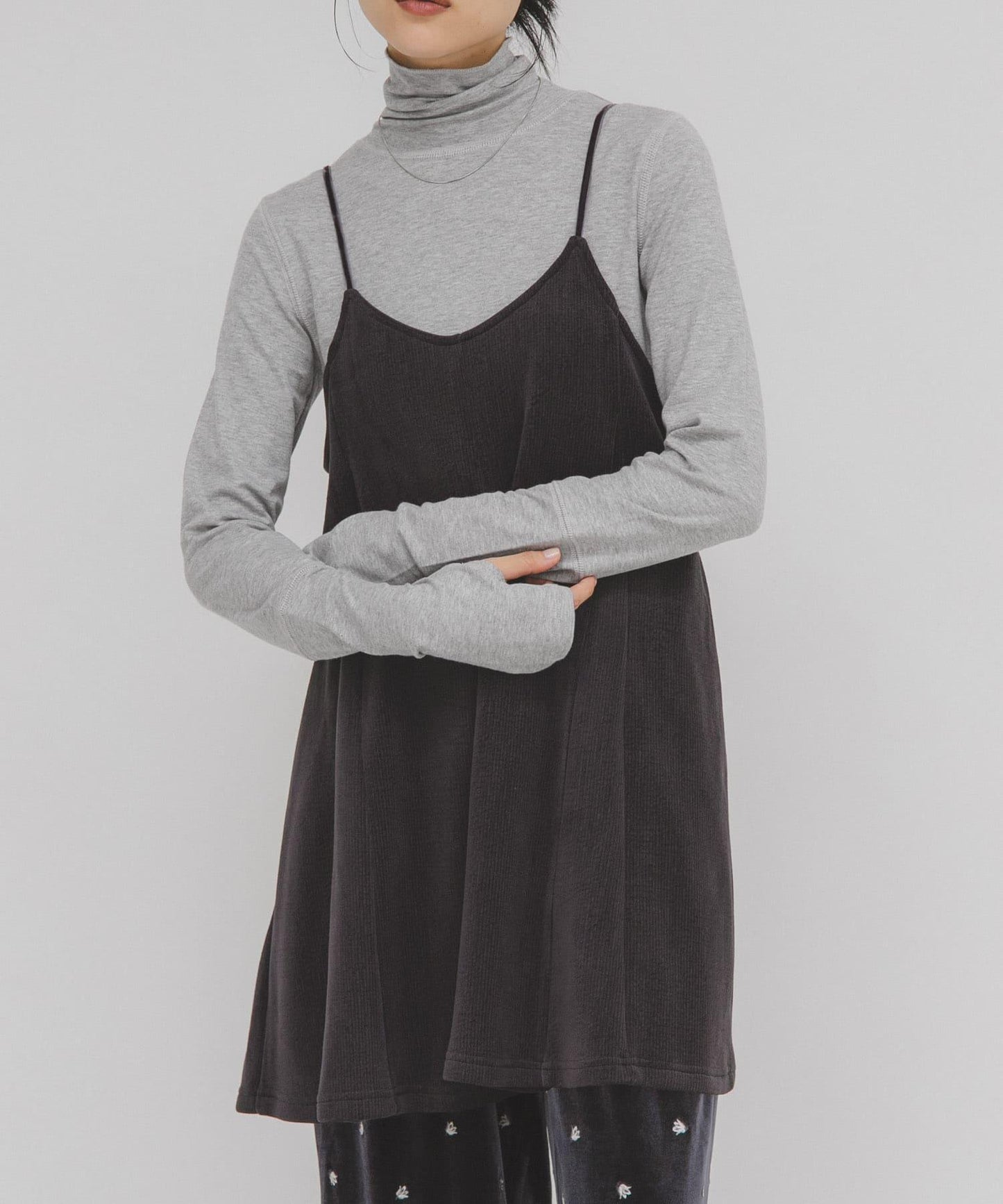 針織羅紋迷你吊帶連衣裙