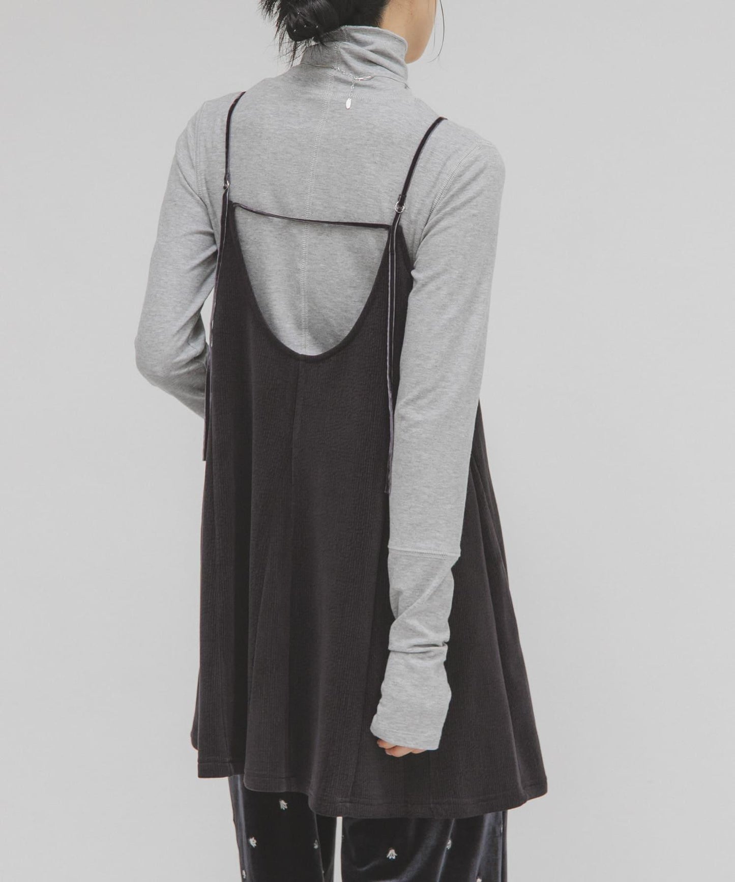 針織羅紋迷你吊帶連衣裙