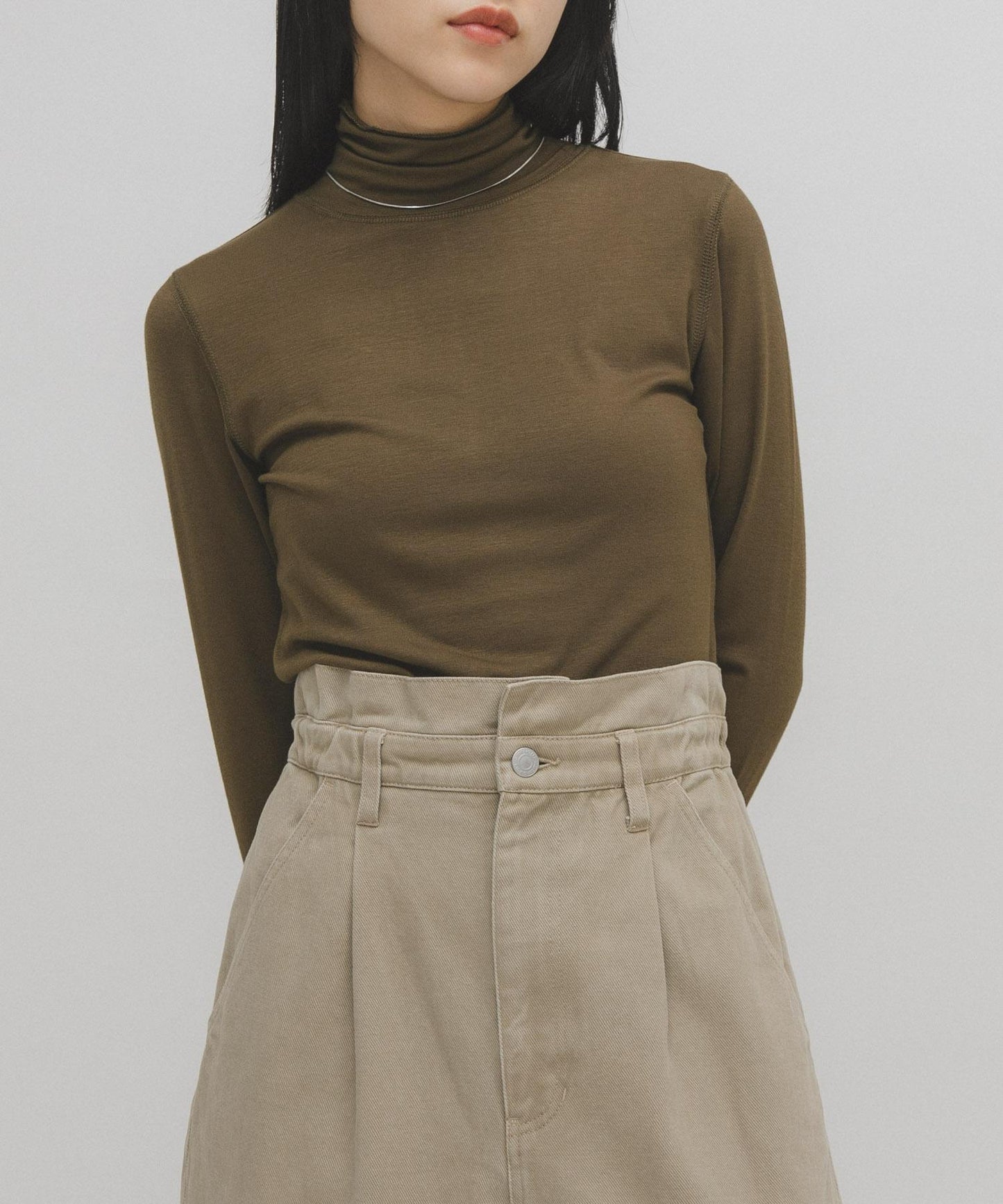 illi 高領基礎款T恤