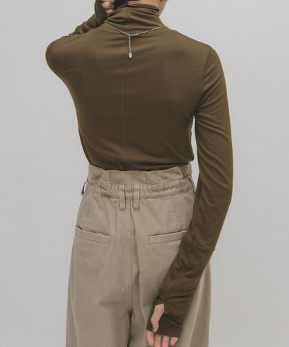 illi 高領基礎款T恤