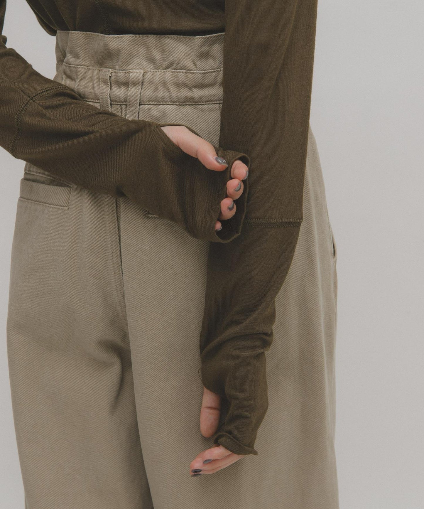 illi 高領基礎款T恤