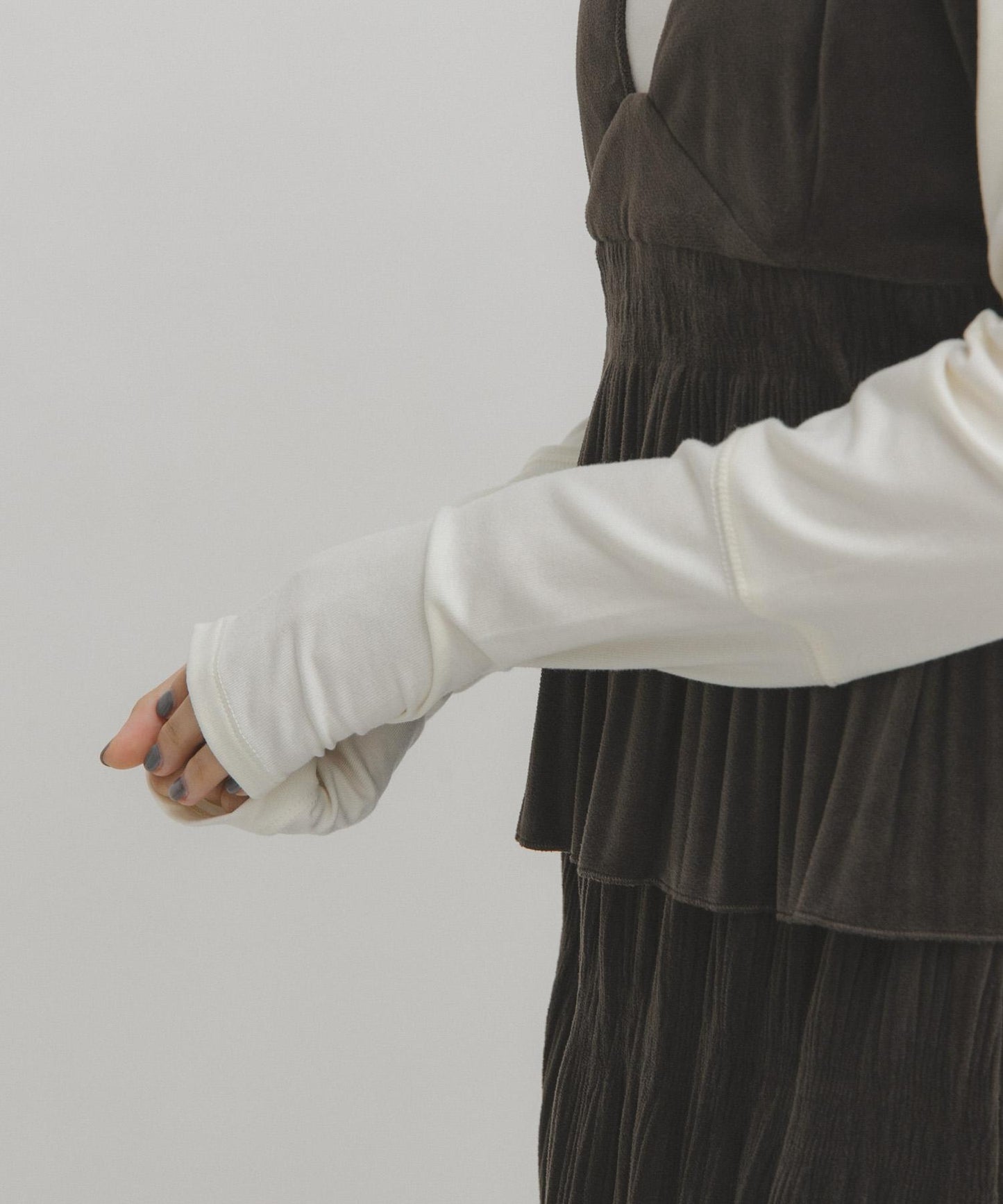 illi 高領基礎款T恤