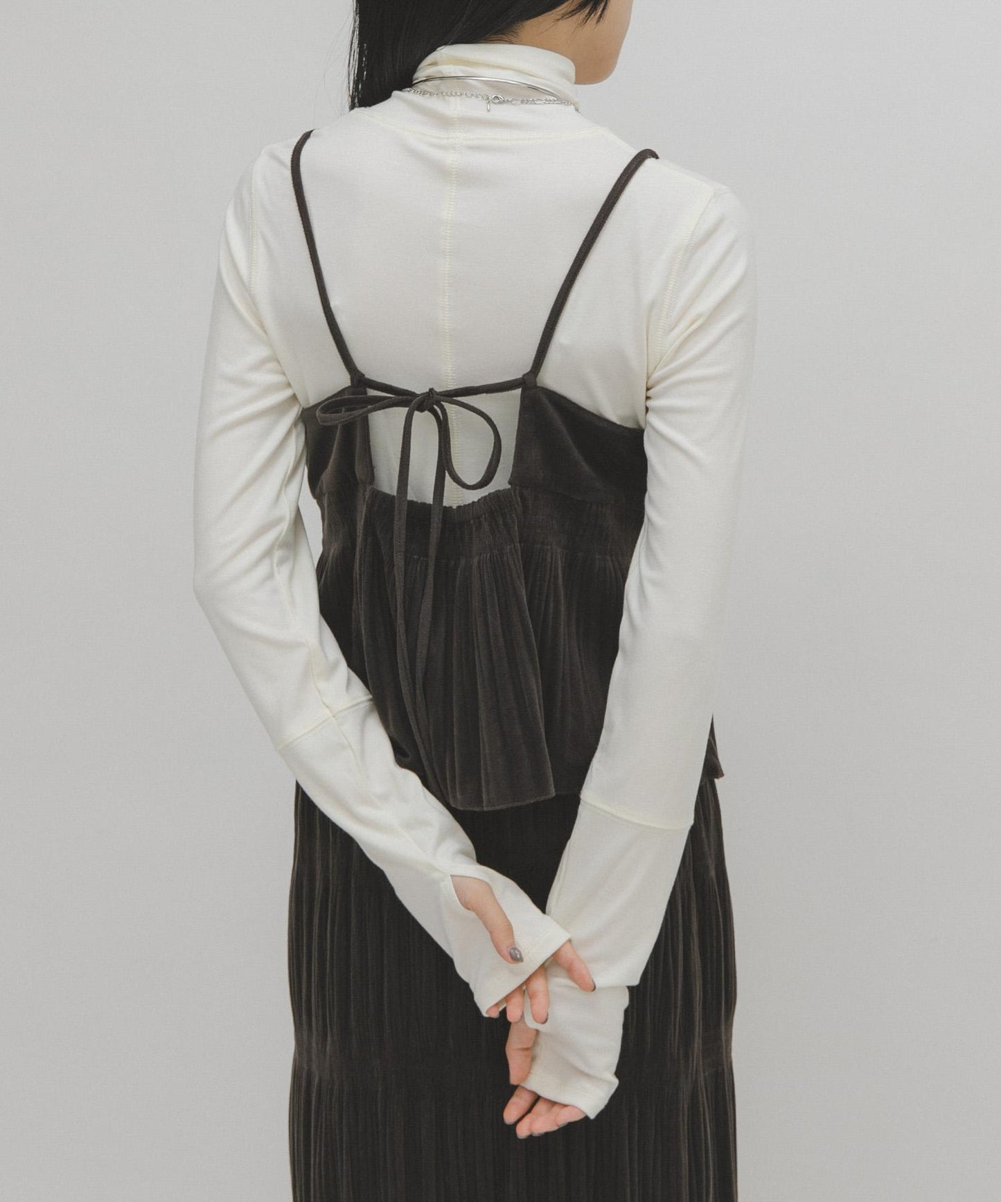 illi 高領基礎款T恤