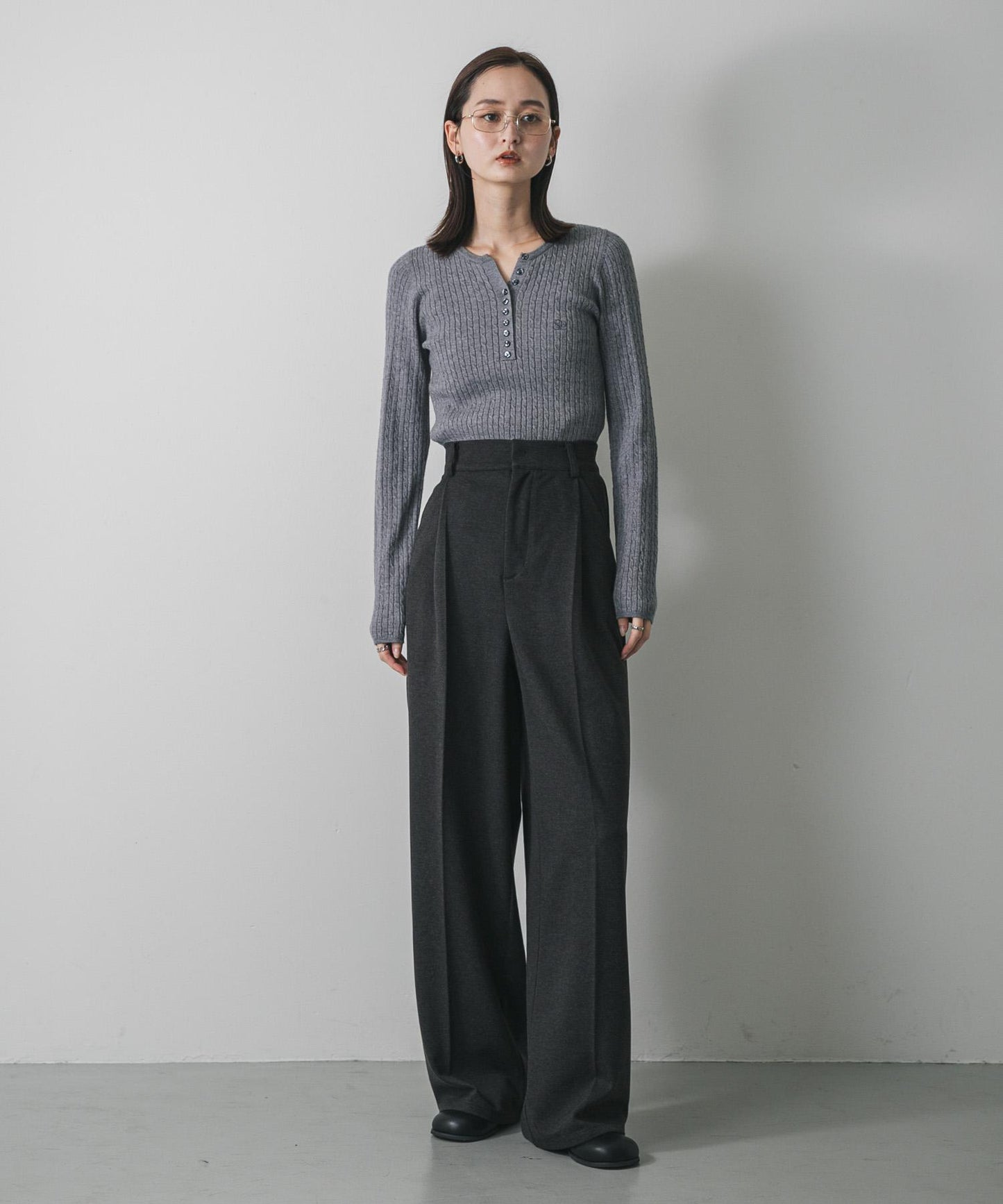 刺繡亨利領迷你麻花針織衫