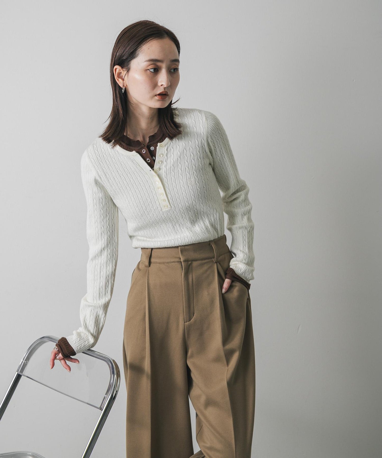 刺繡亨利領迷你麻花針織衫