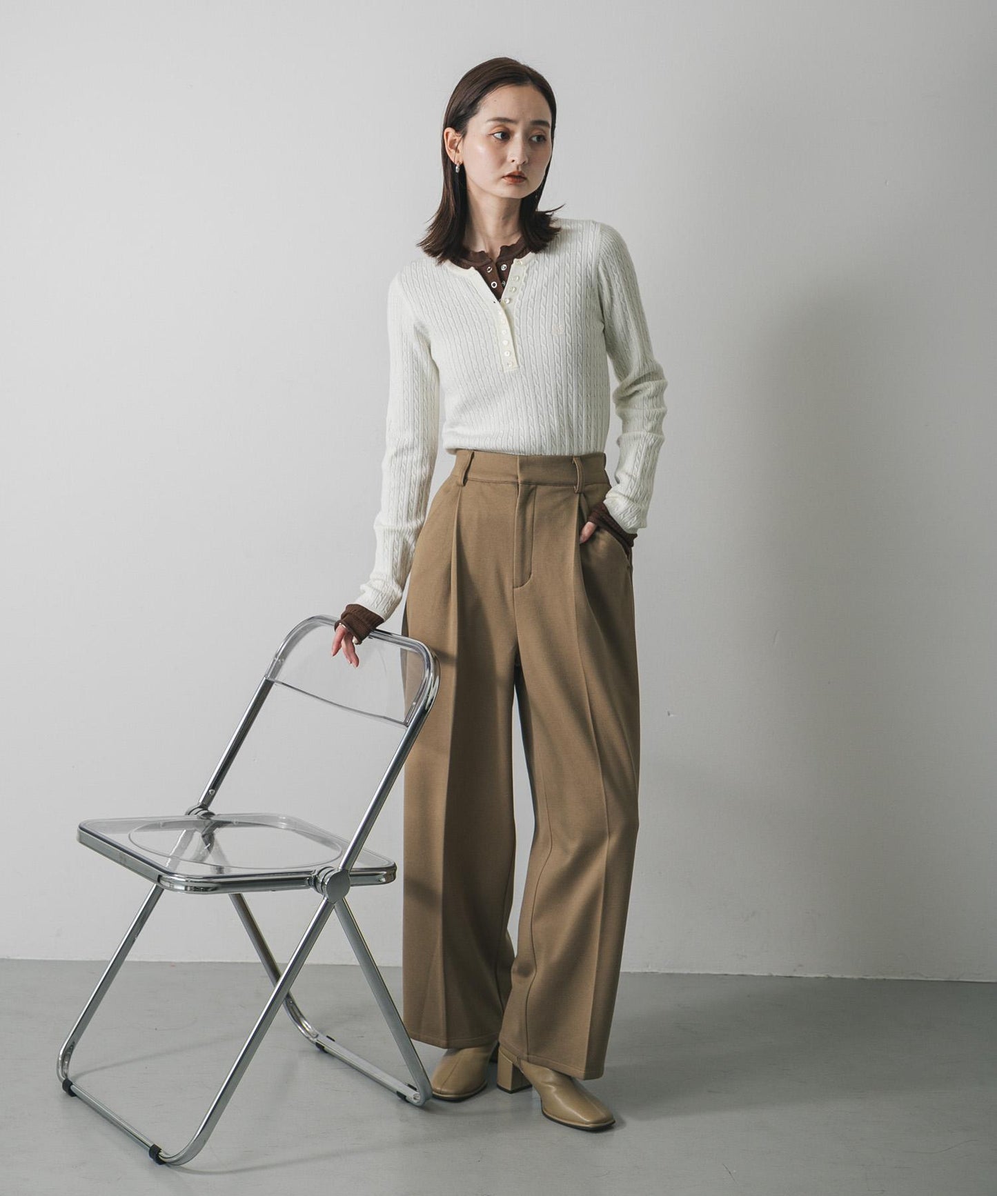 刺繡亨利領迷你麻花針織衫