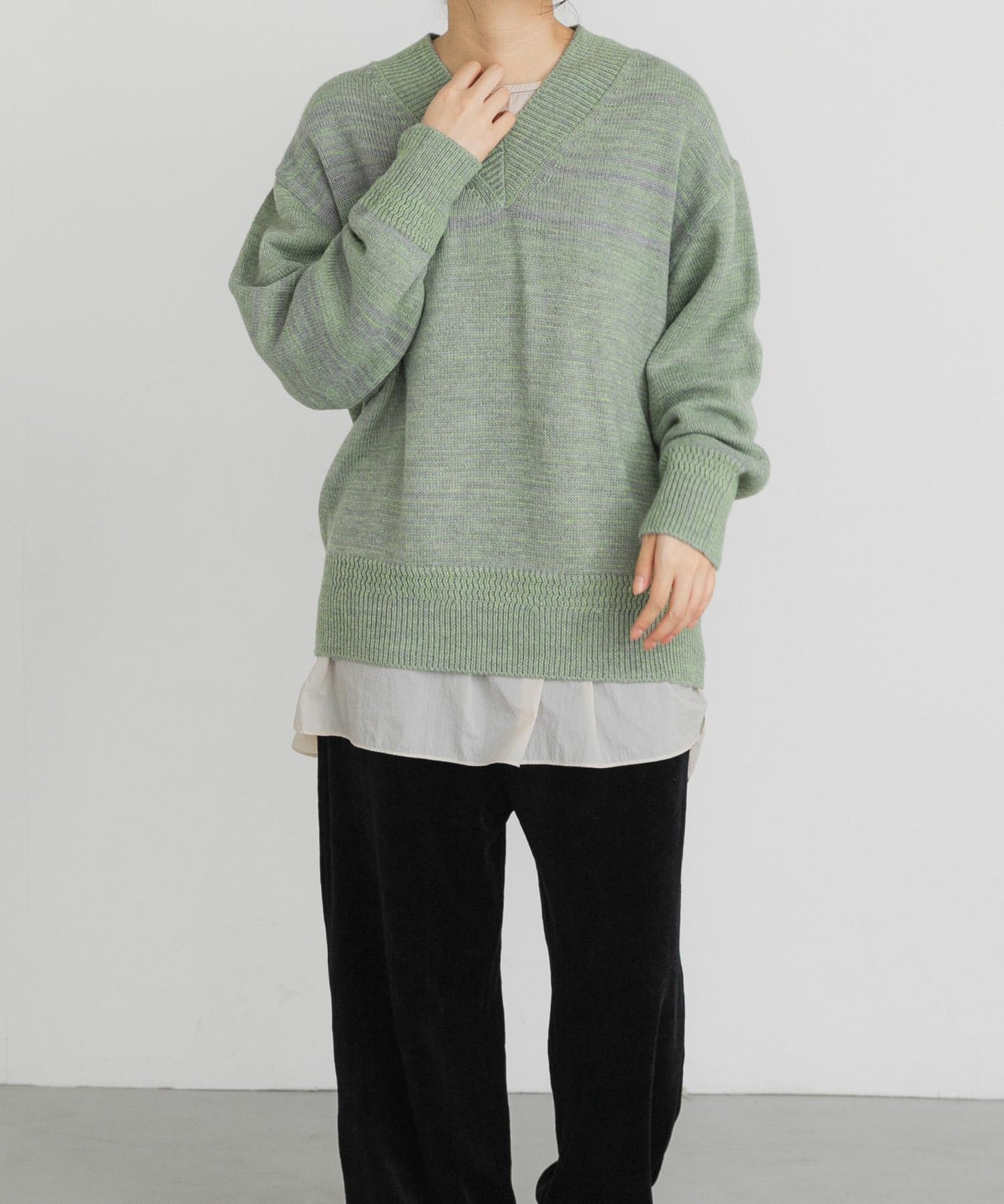 V領寬鬆條紋針織衫