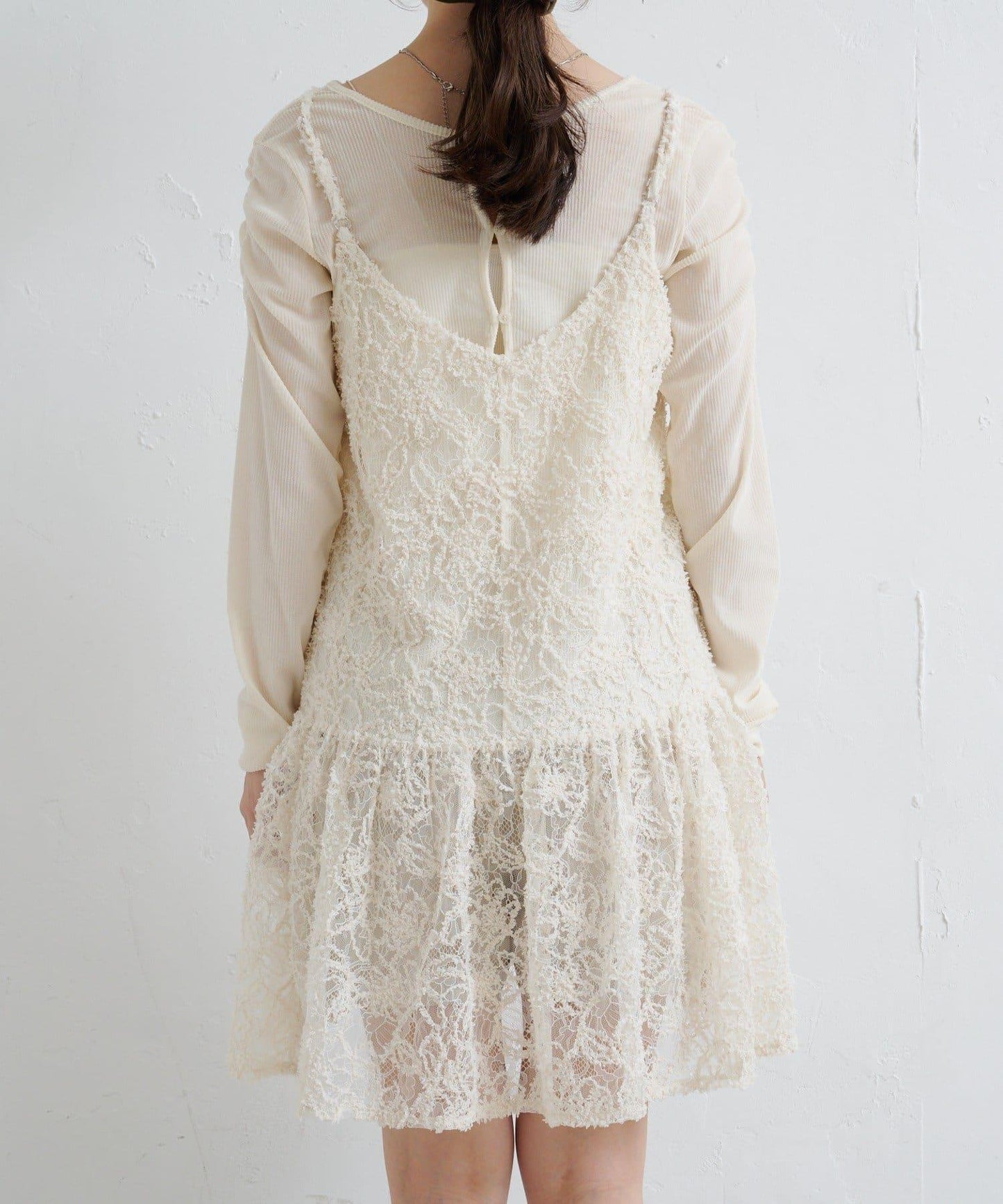 羽毛感蕾絲長款上衣