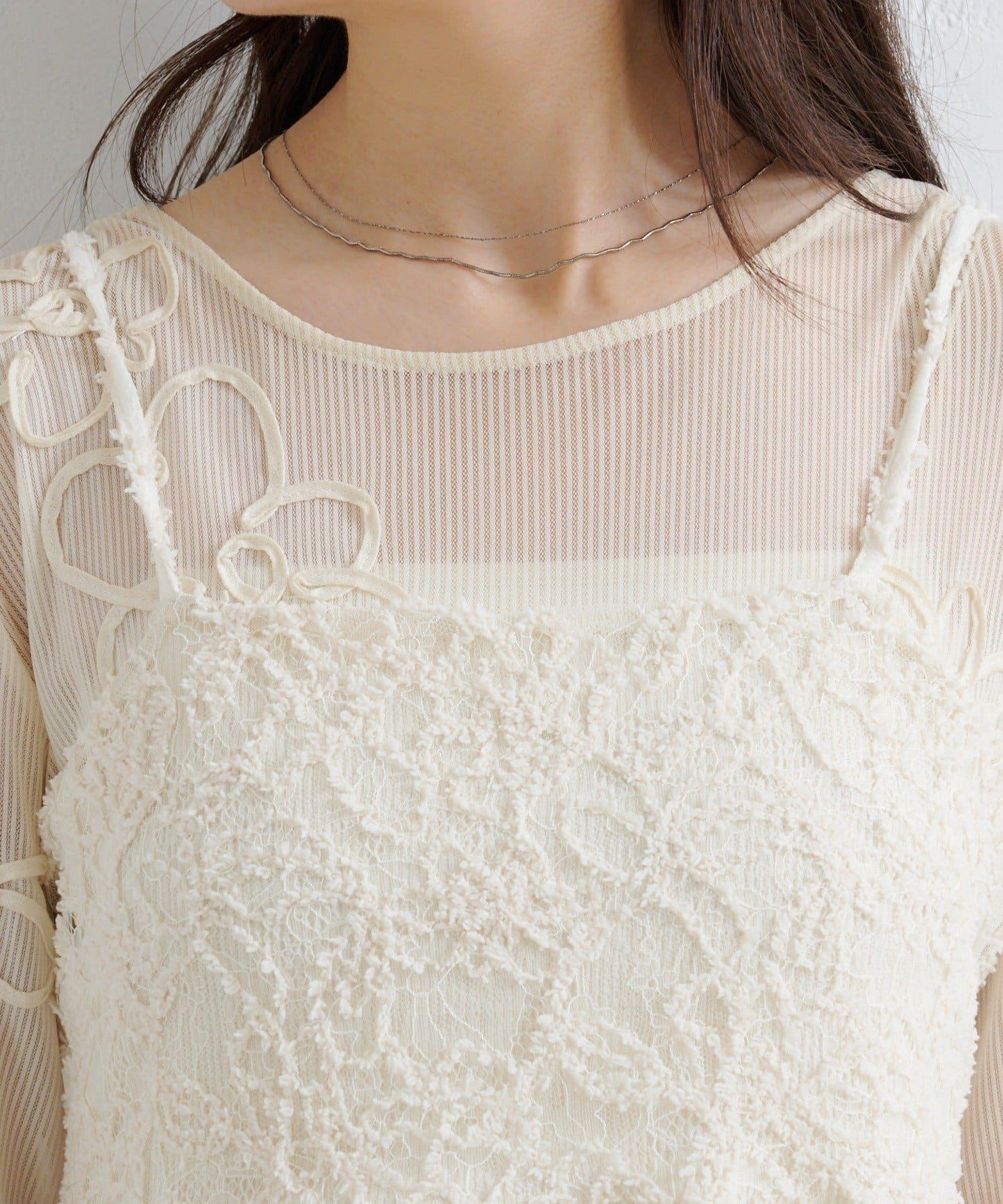 羽毛感蕾絲吊帶背心