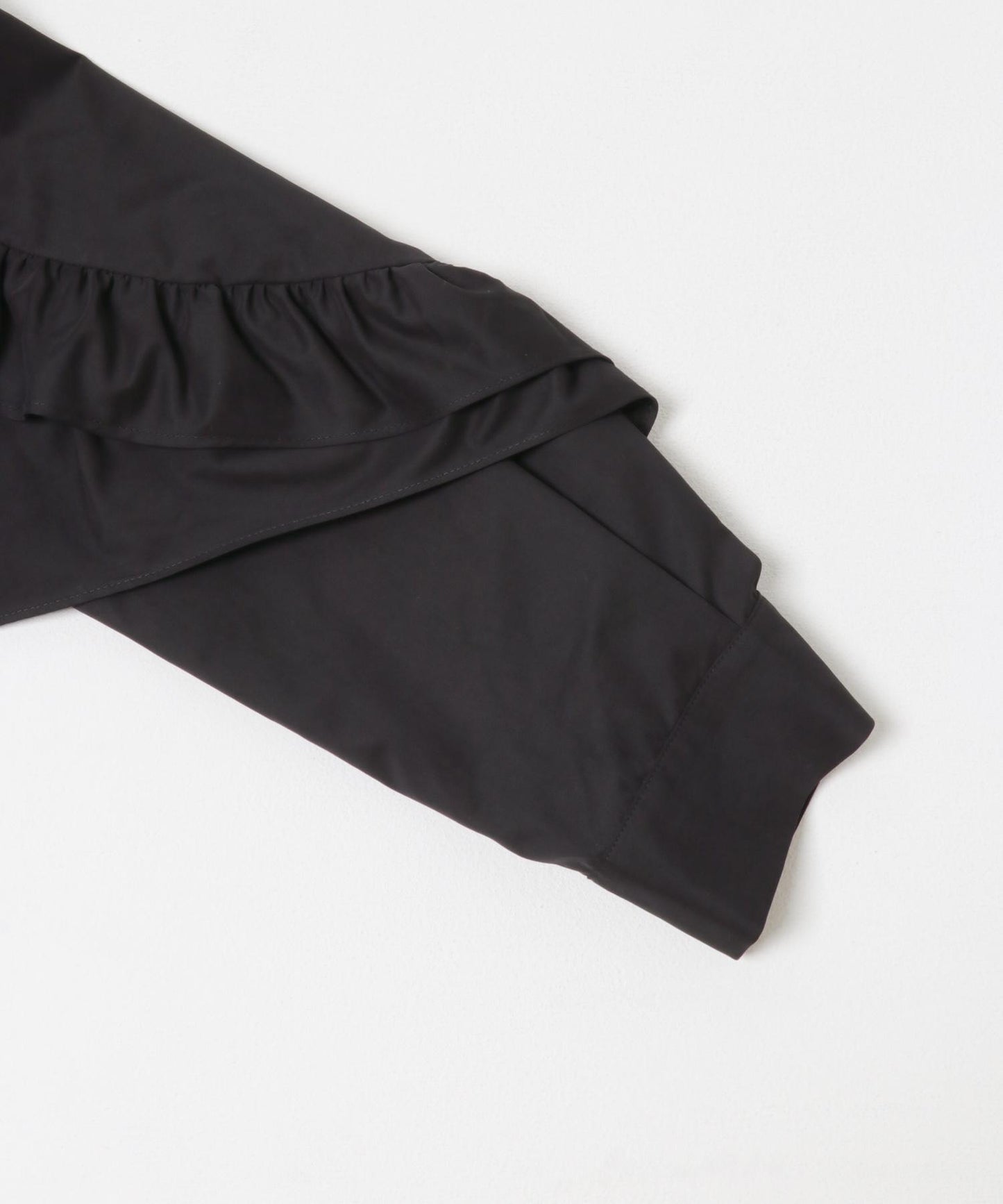 荷葉邊設計襯衫