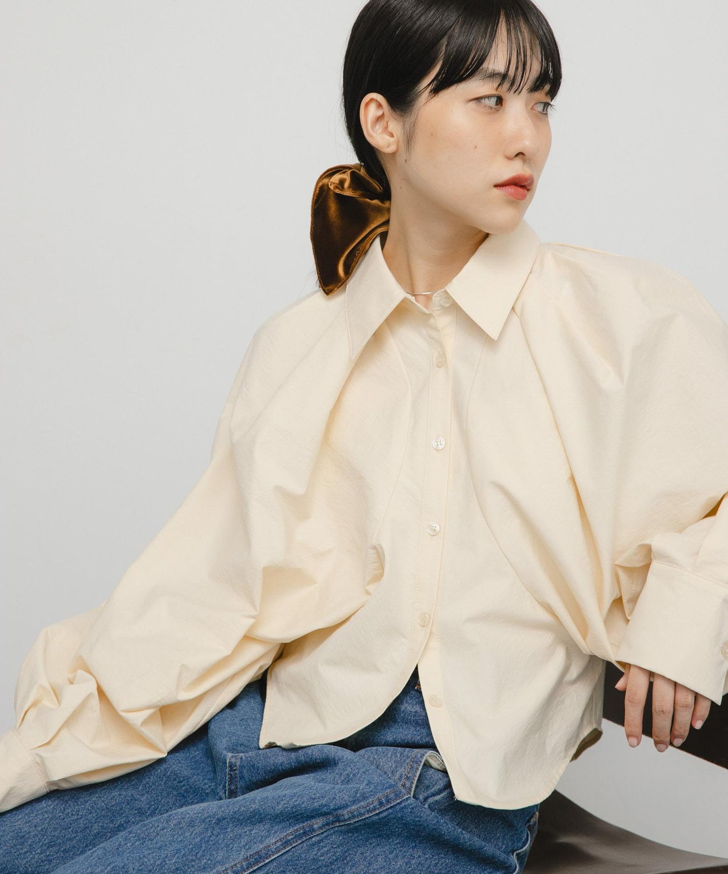 泡泡袖短款襯衫