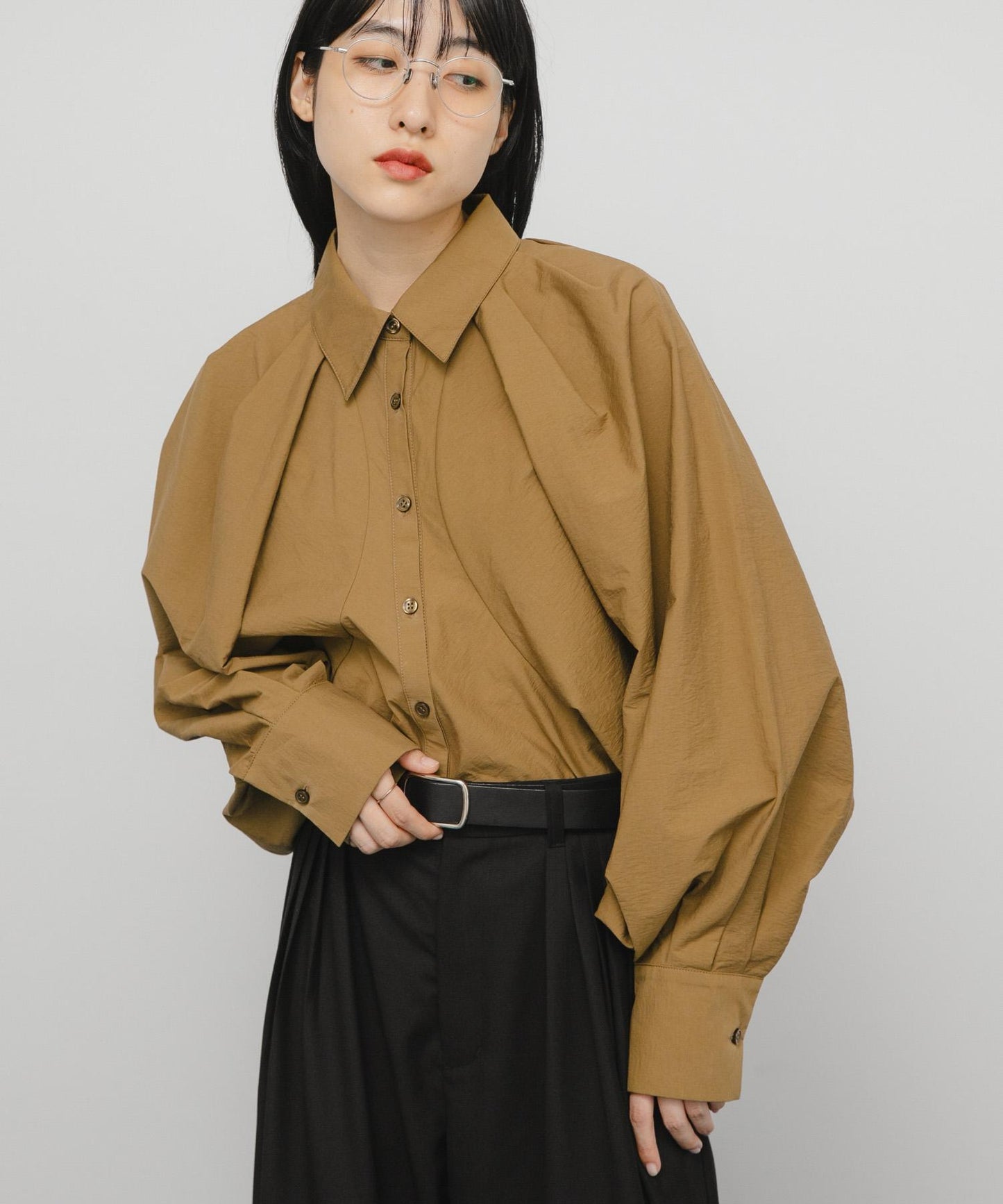 泡泡袖短款襯衫