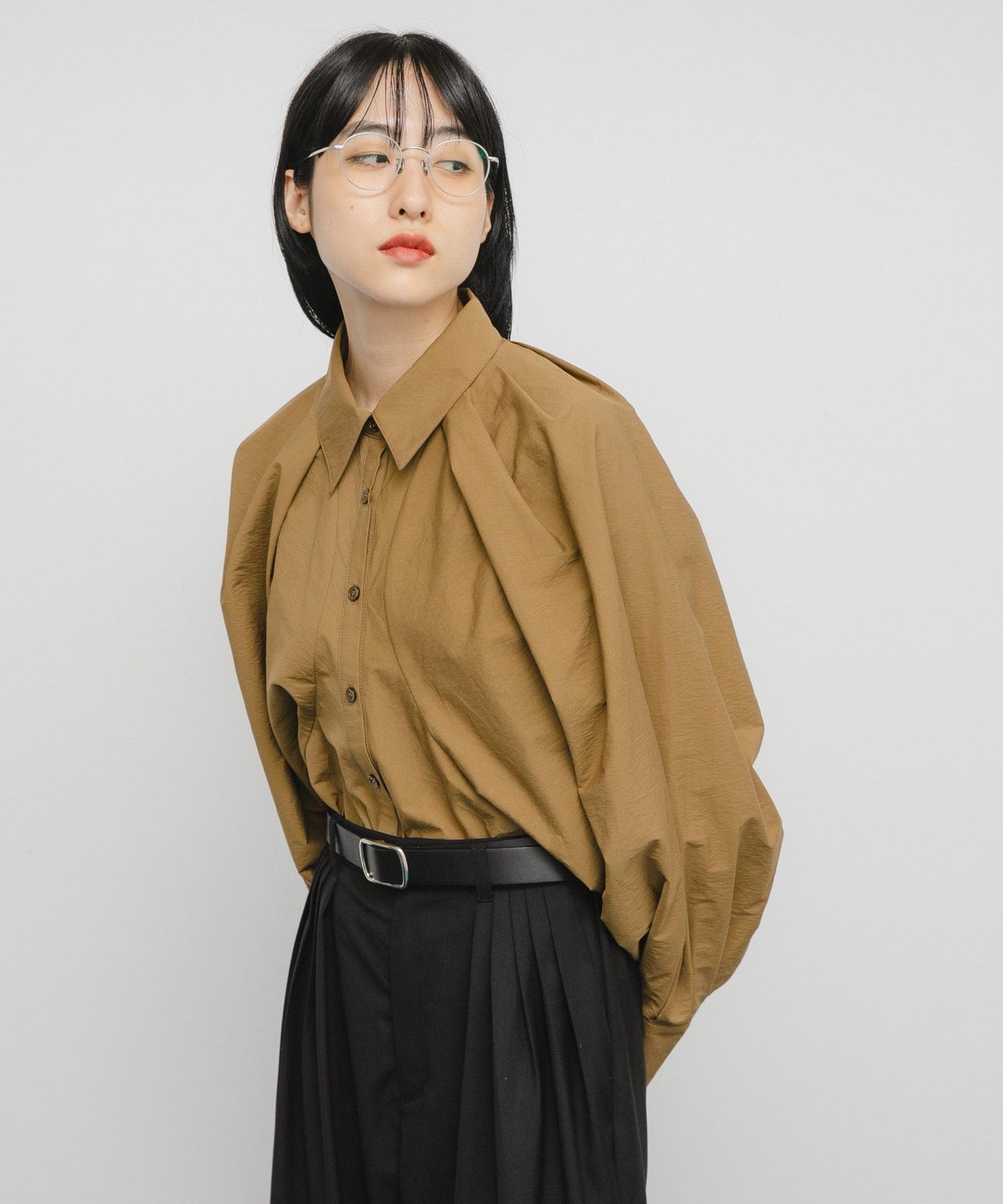 泡泡袖短款襯衫