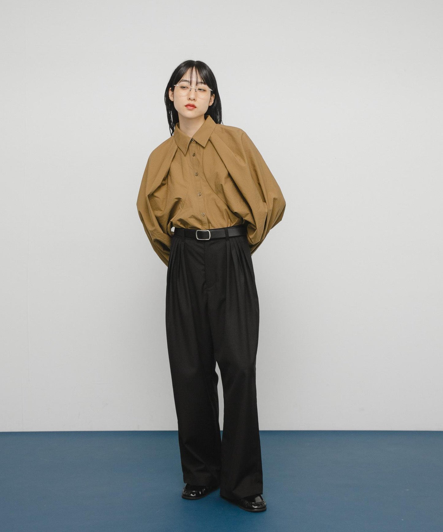 泡泡袖短款襯衫