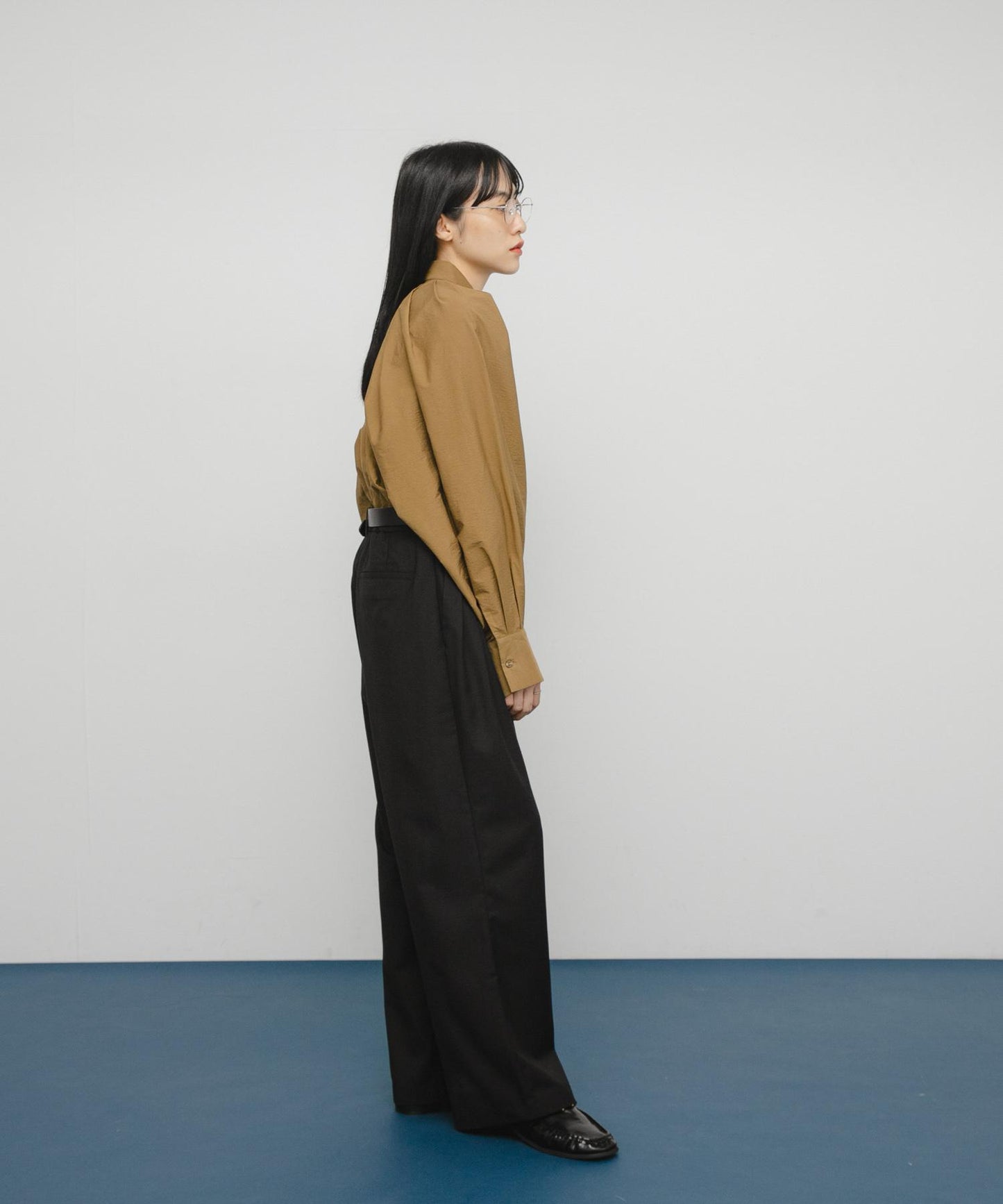 泡泡袖短款襯衫