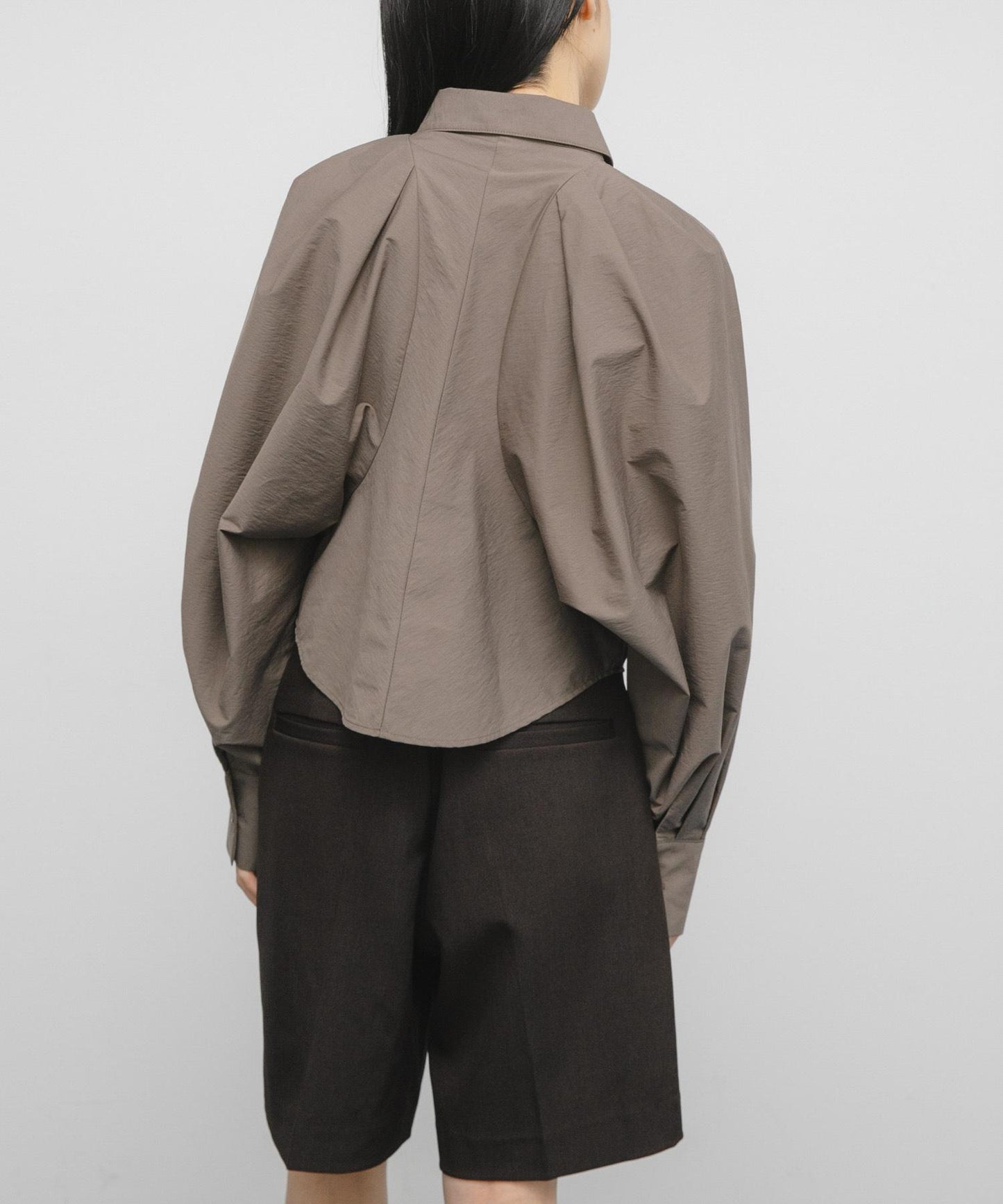 泡泡袖短款襯衫