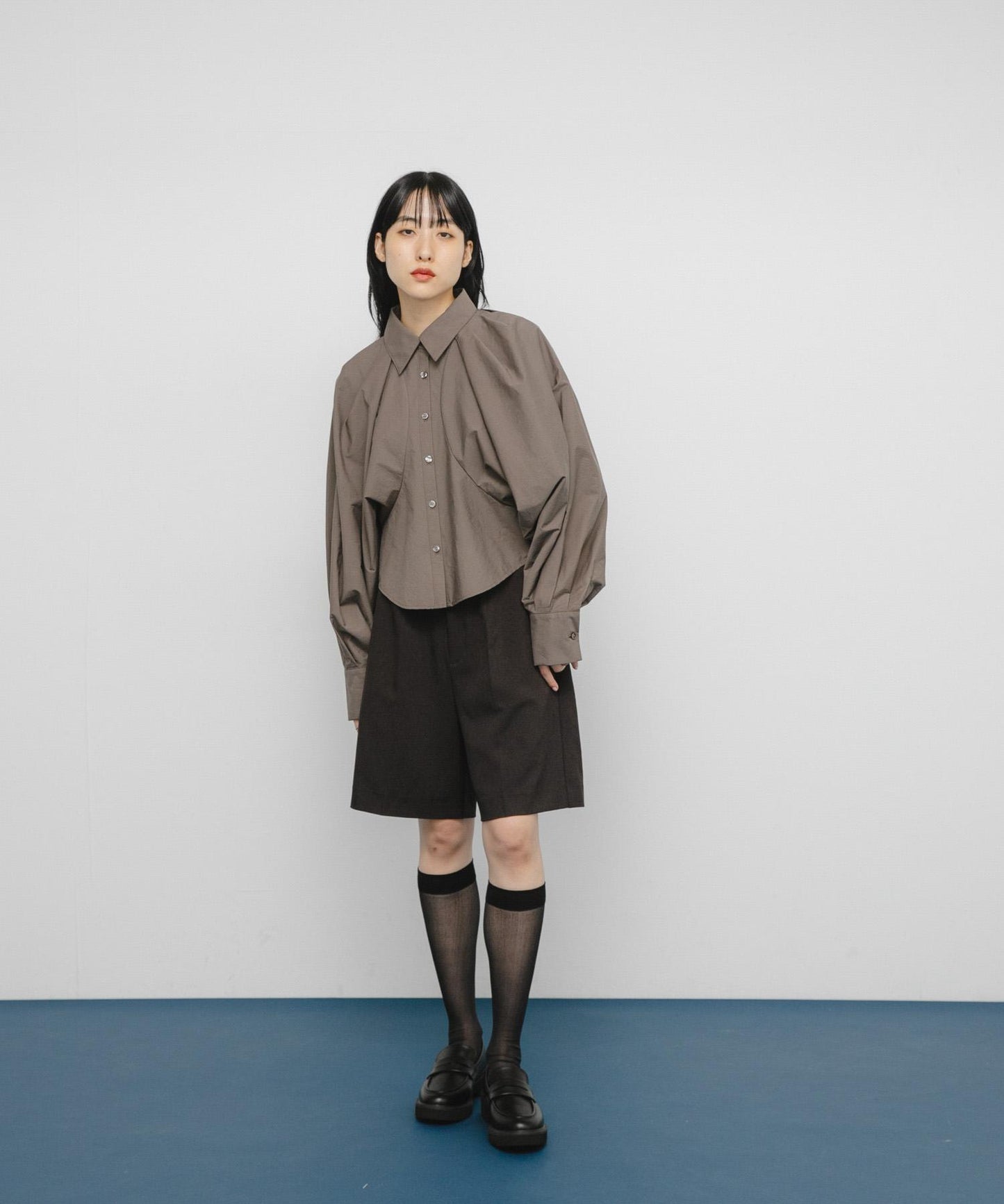 泡泡袖短款襯衫