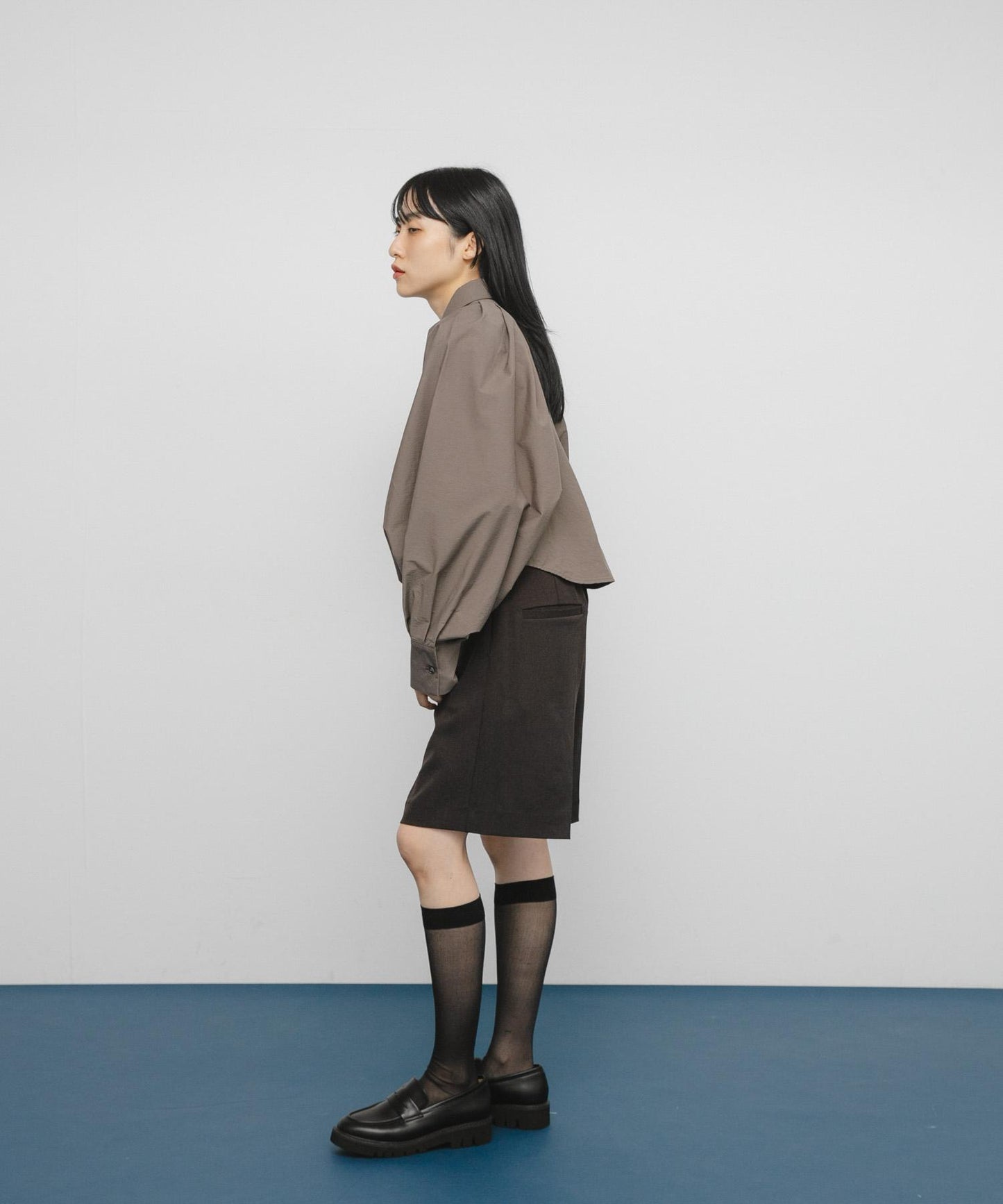 泡泡袖短款襯衫