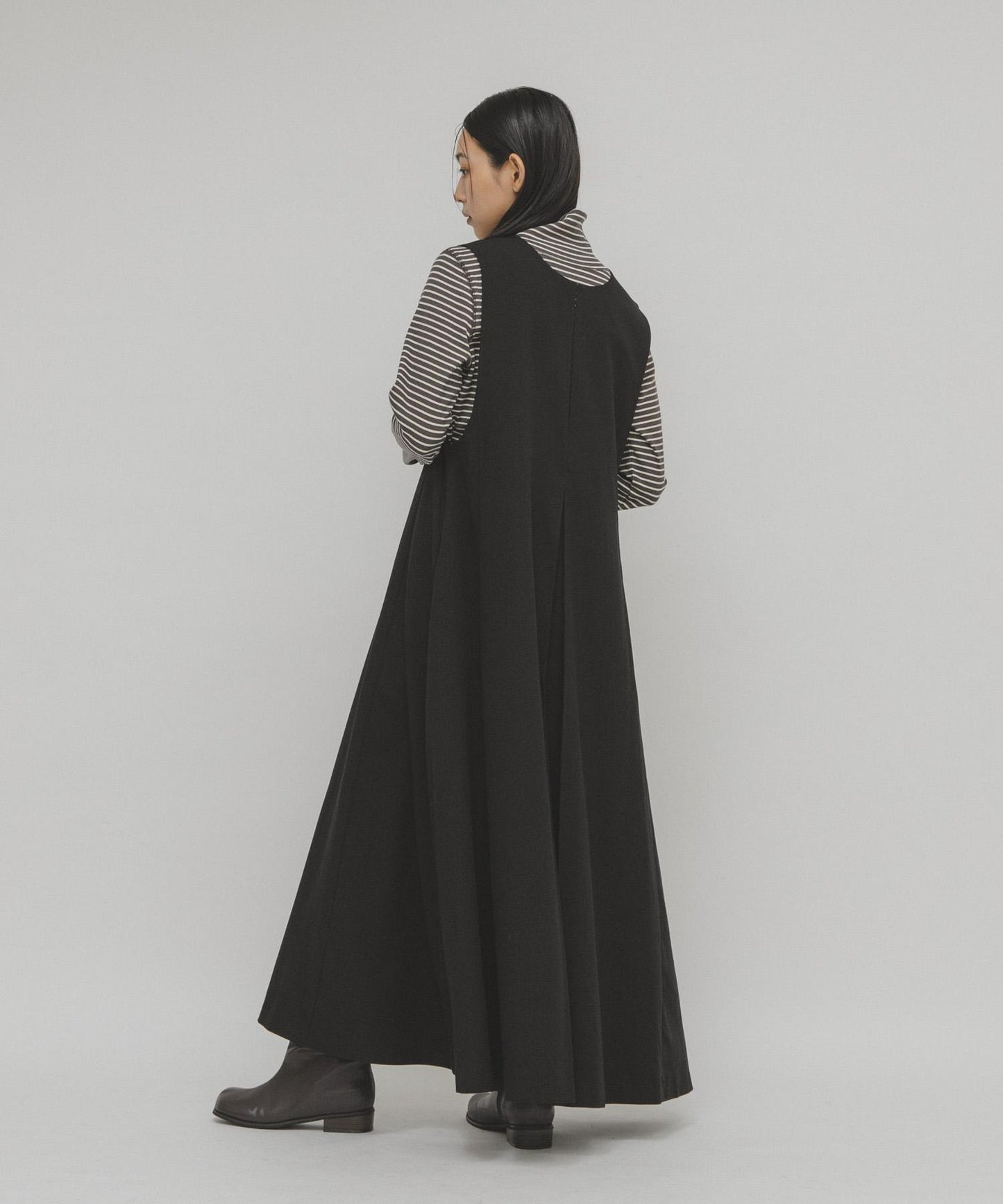 高領紐扣條紋上衣