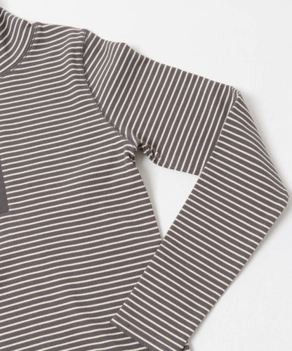 高領紐扣條紋上衣