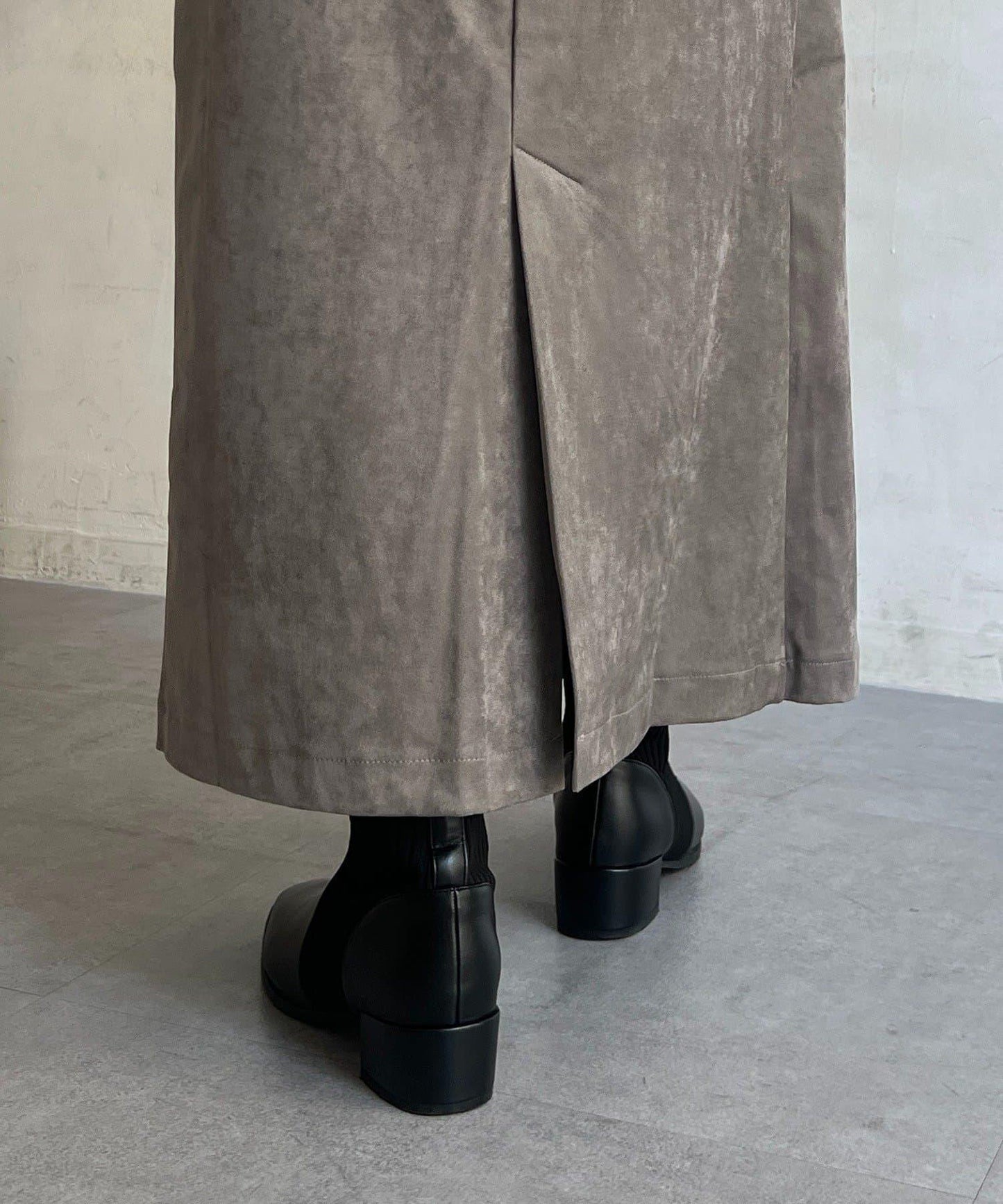 麂皮絨感包裹裙