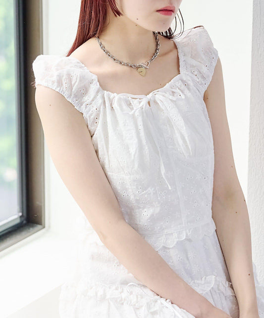 w closet 鏤空蕾絲泡泡袖襯衫