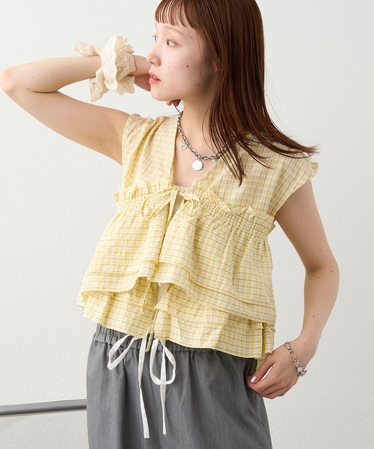 多穿法荷葉邊襯衫