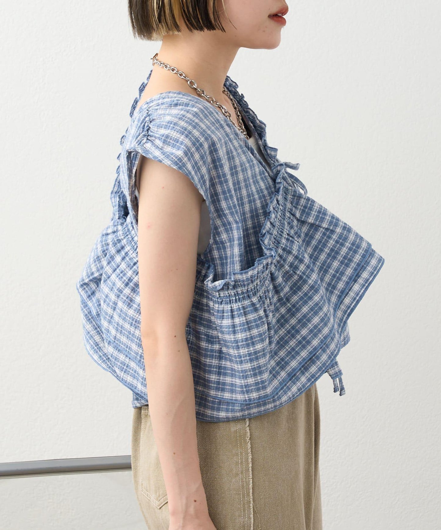 多穿法荷葉邊襯衫