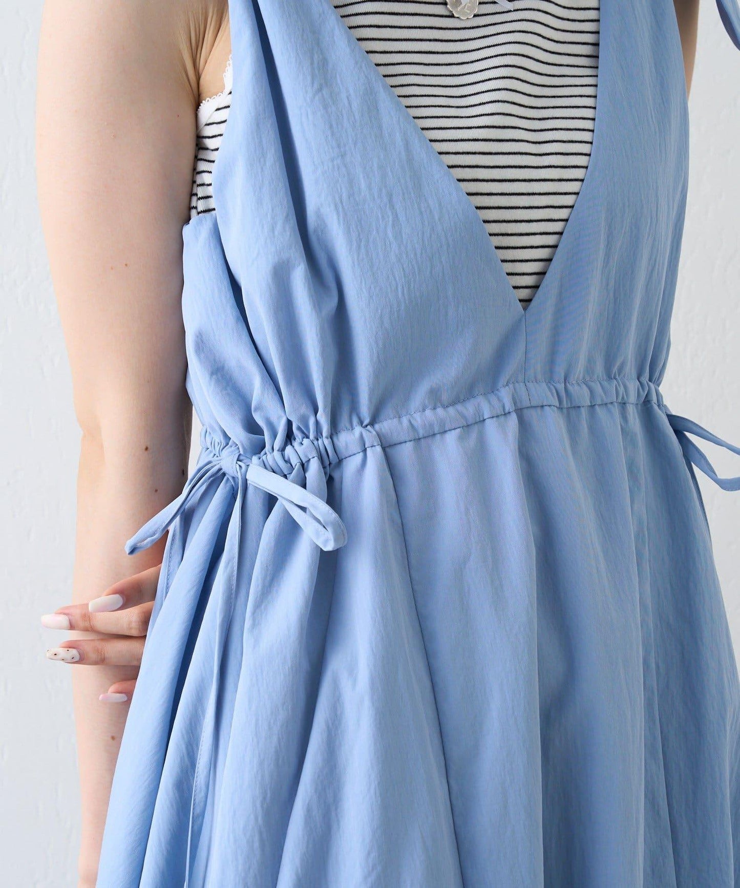 肩部蝴蝶結 蓬鬆廓形 連衣裙