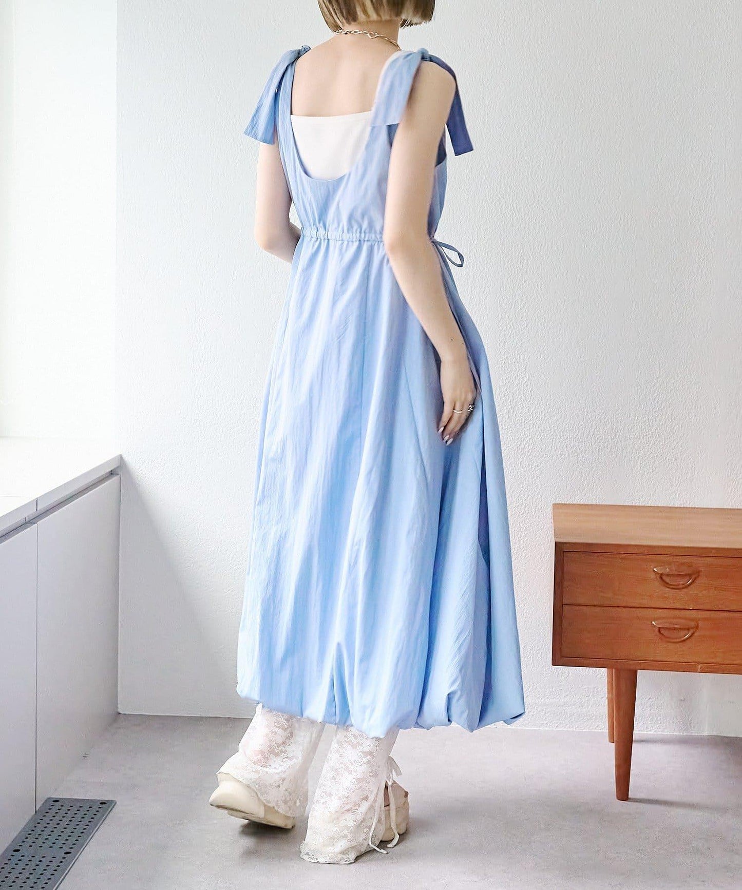 肩部蝴蝶結 蓬鬆廓形 連衣裙